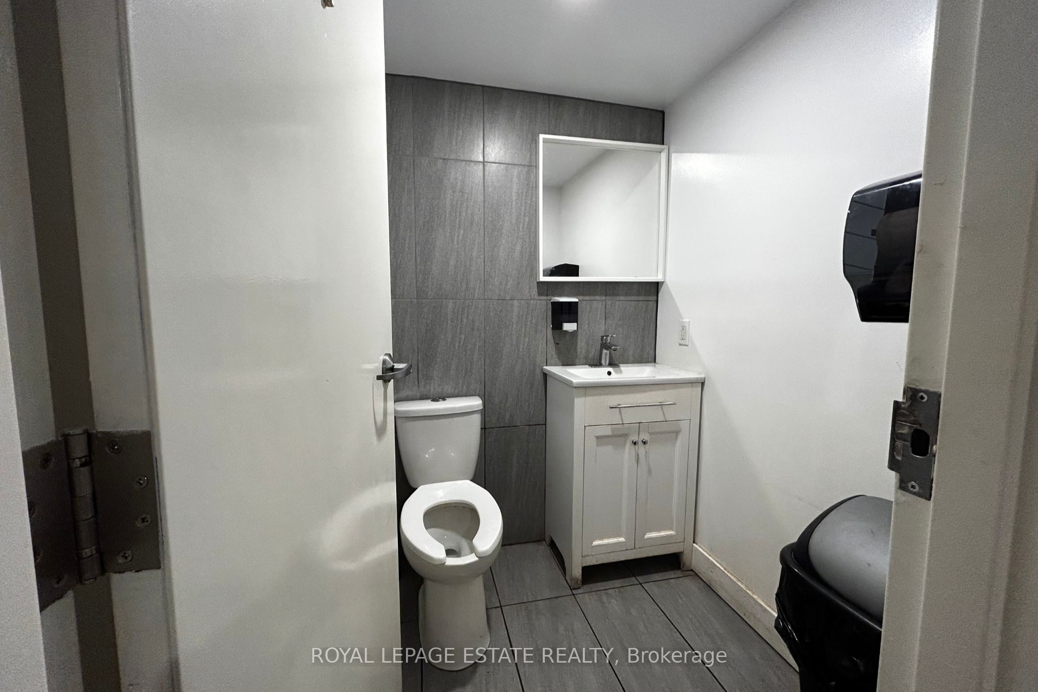 4895 Yonge Street, #1F