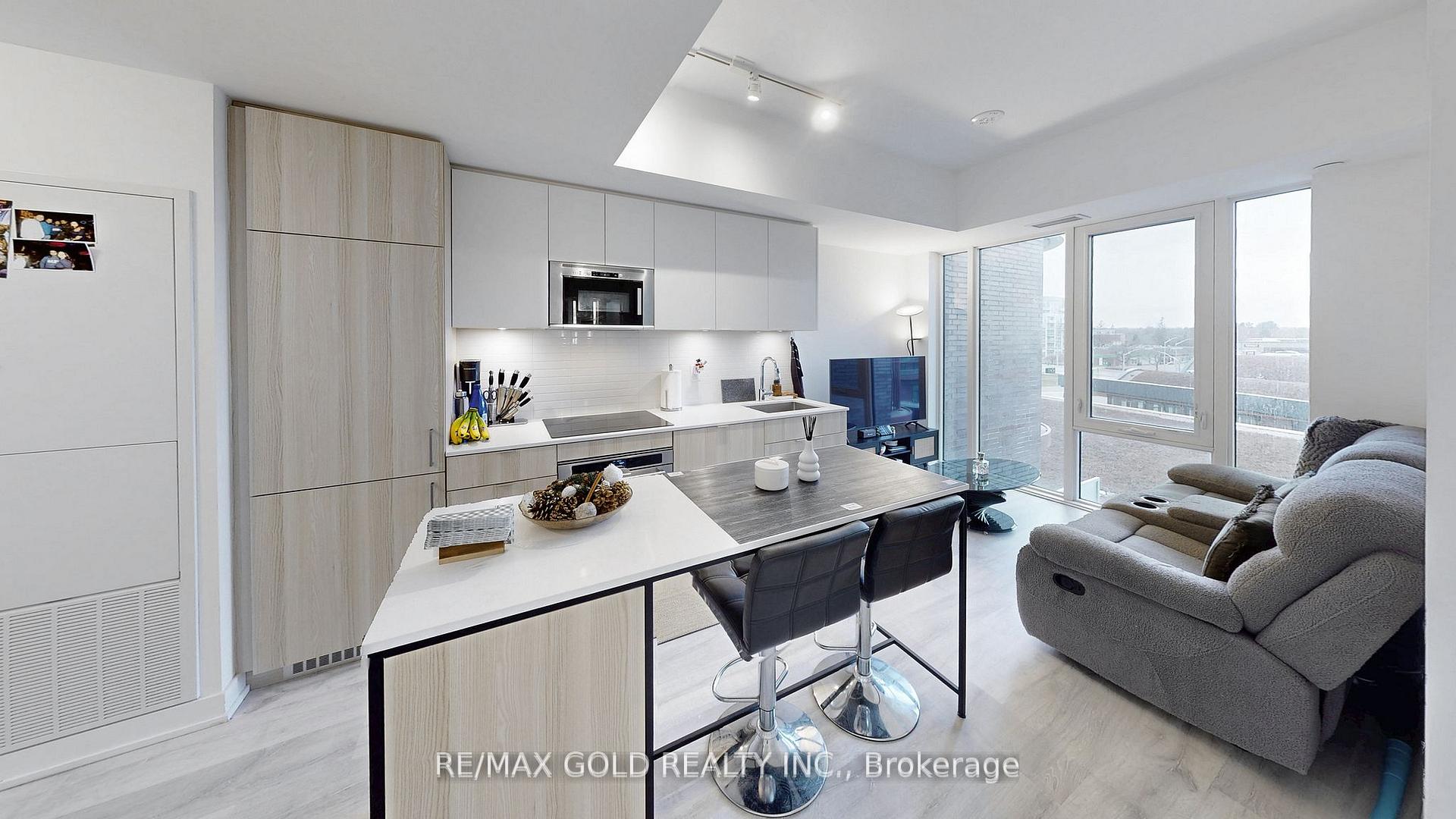 1 Bedroom Condo at 200 Missinnihe, Mississauga For sale
