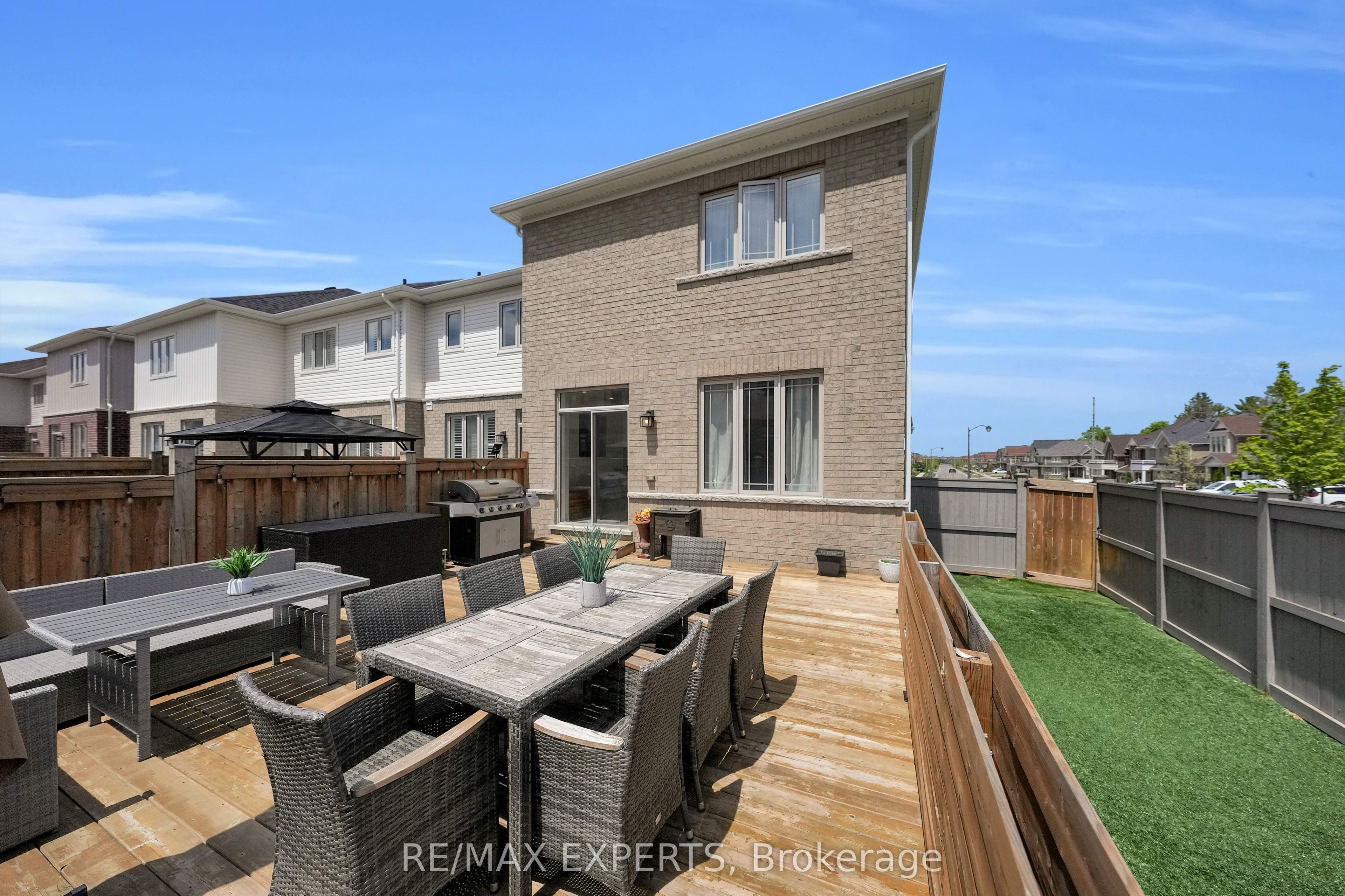 1 Clifford Crescent