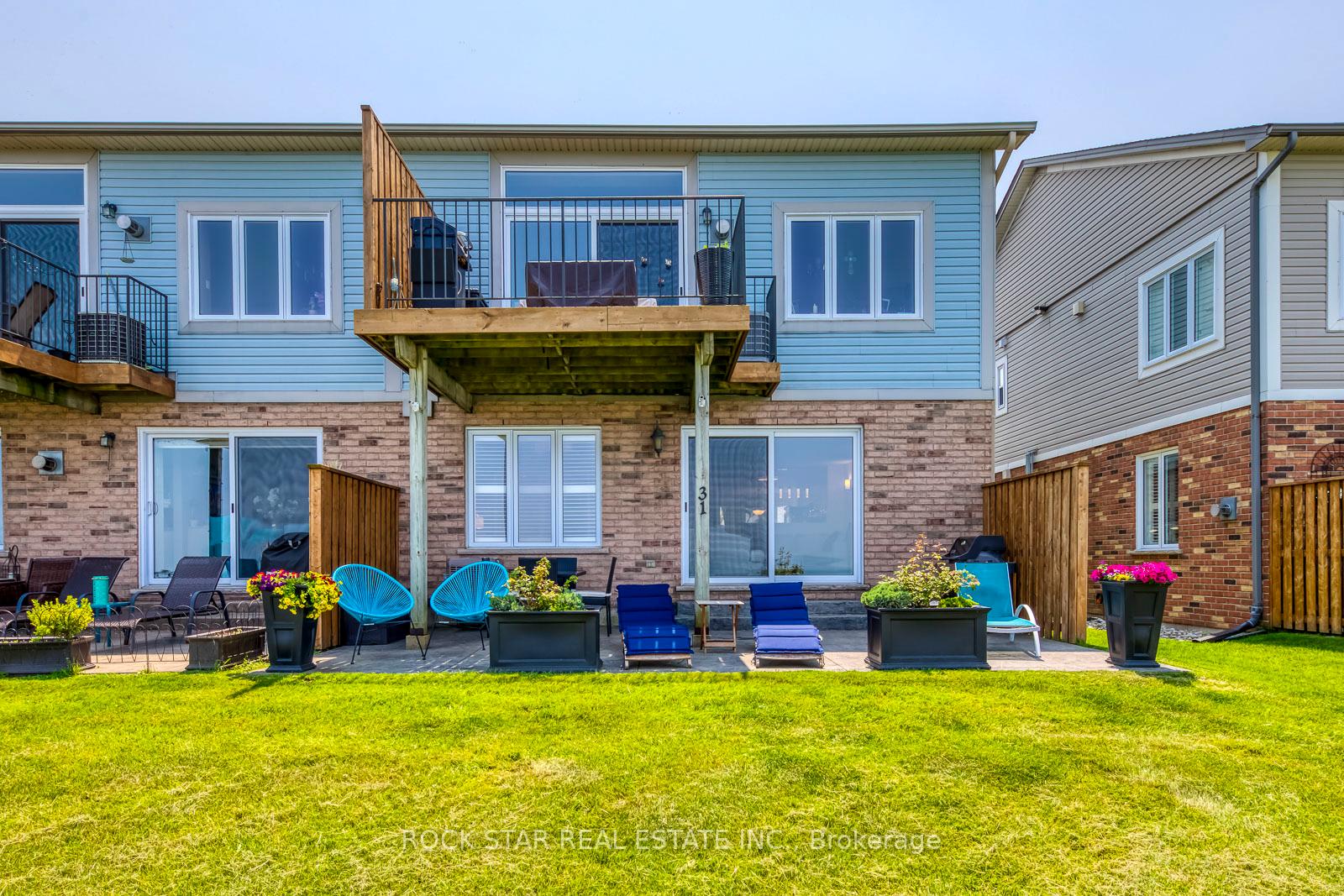2 Bedrooms Condo at 515 North Service, Hamilton For sale