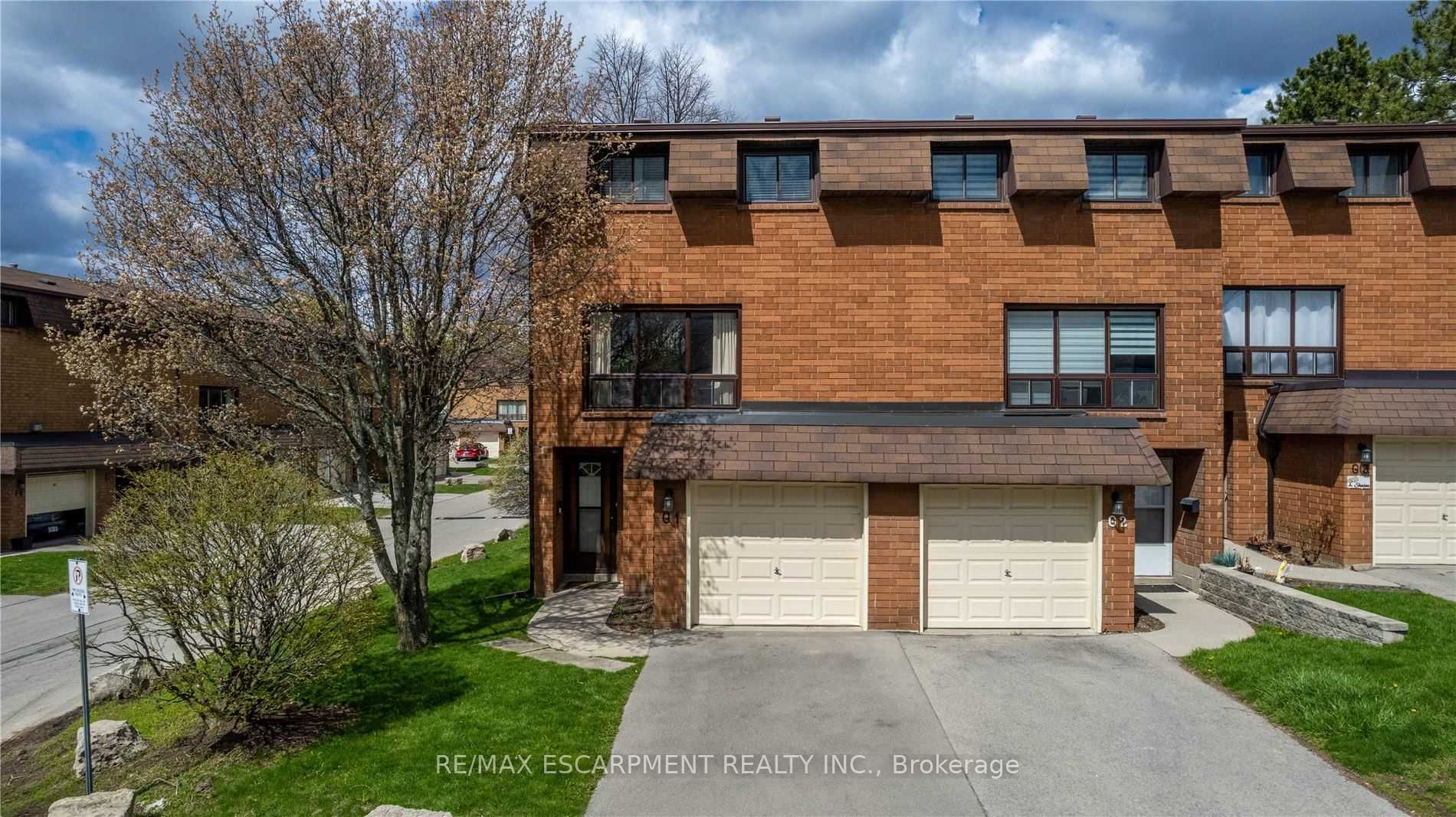 3 Bedrooms Condo at 500 Stone Church,  Hamilton For sale