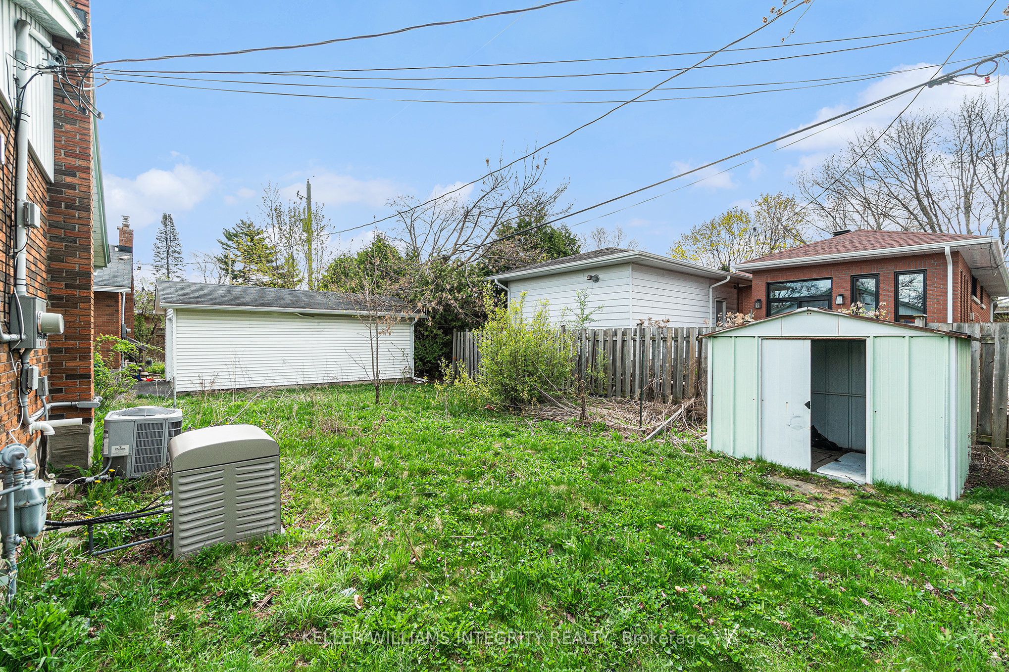 752 Dickens Avenue, ElmvaleAcresandArea, ON K1G 2X8