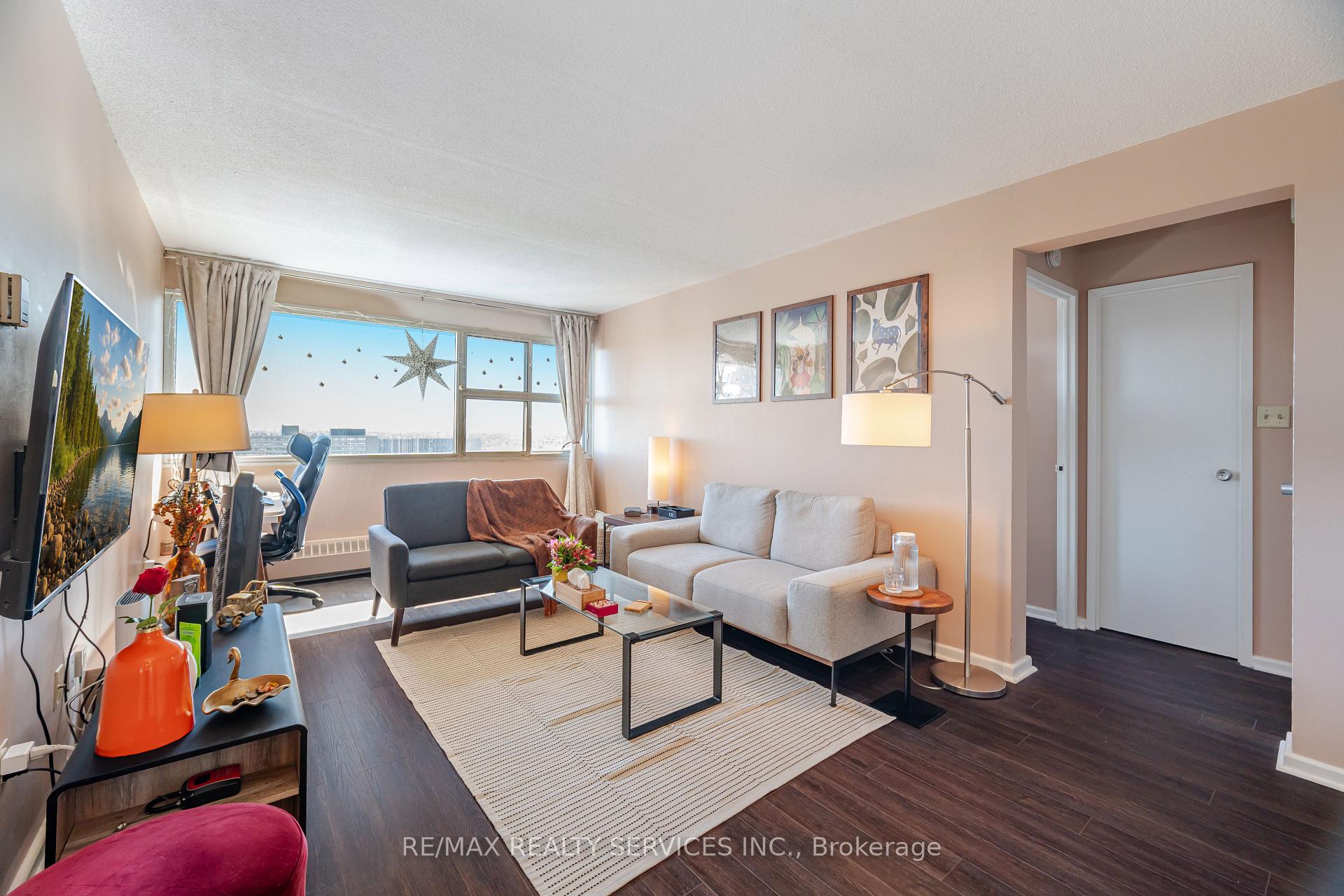 2 Bedrooms Condo at 715 Don Mills, Toronto For sale