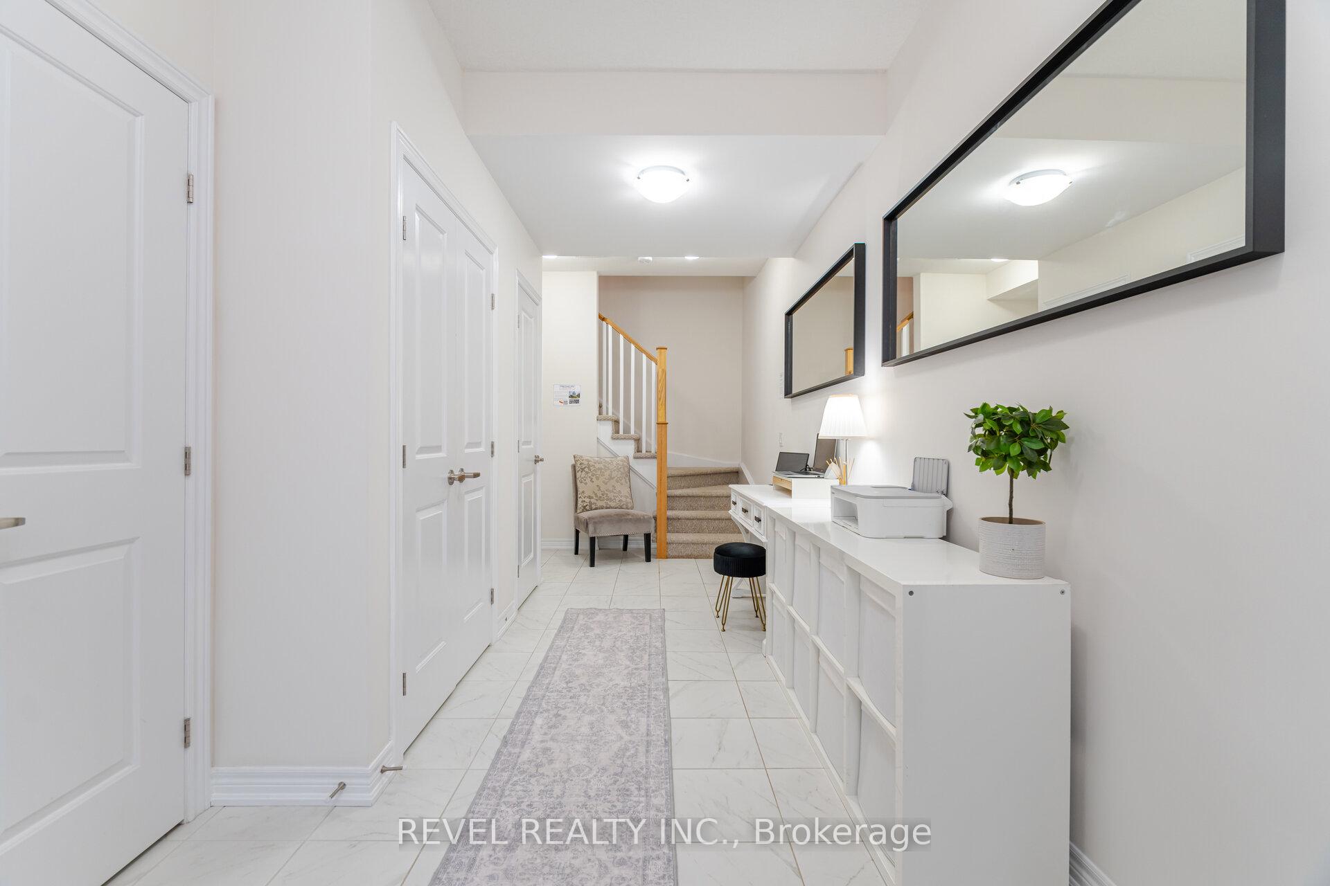 3 Bedrooms Condo at 316 Humphrey, Hamilton For sale
