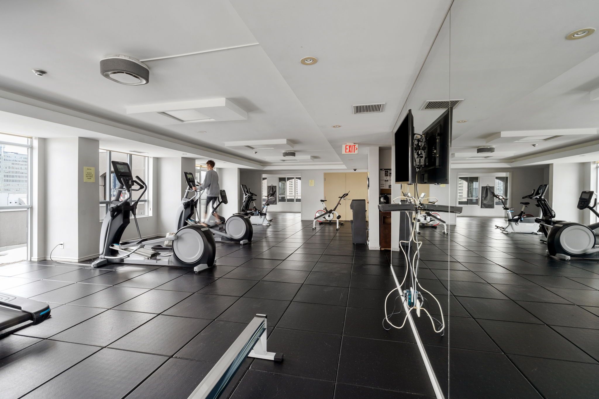 140 Simcoe Street 1412