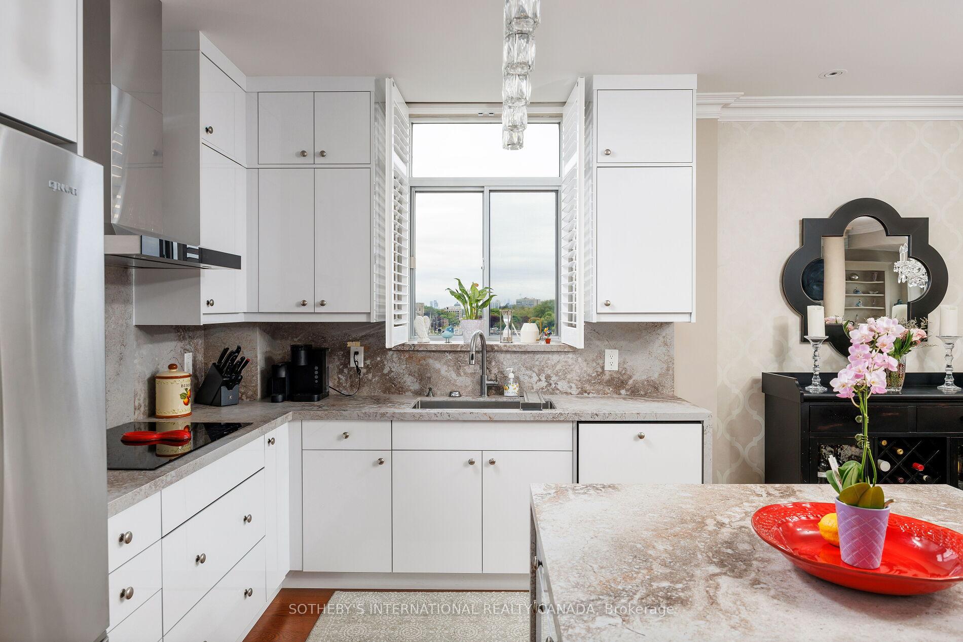 2 Bedrooms Condo at 935 Royal York, Toronto For sale