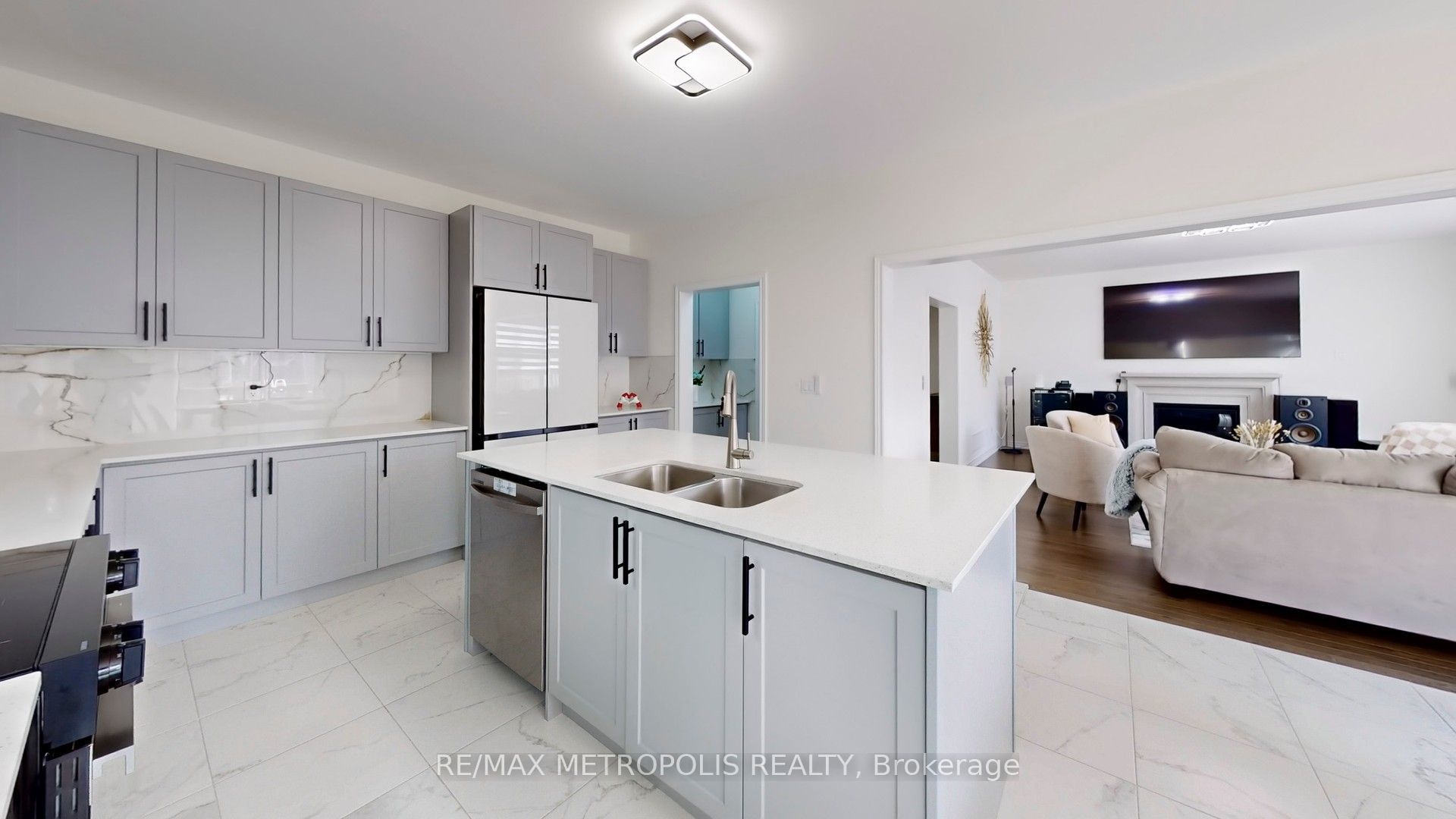 1315 Davis Loop