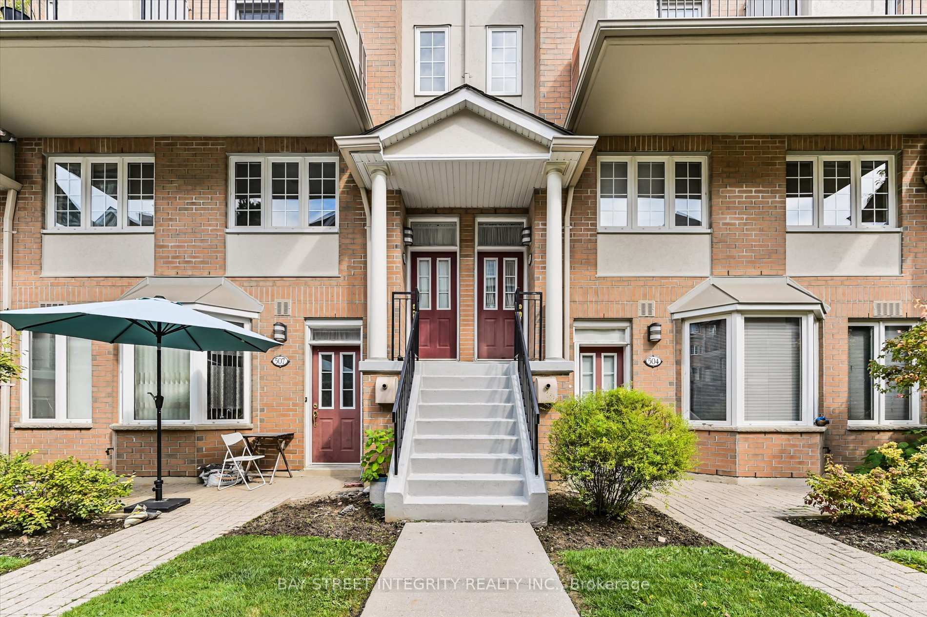 3 Bedrooms Condo at 506 Grandview, Toronto For sale