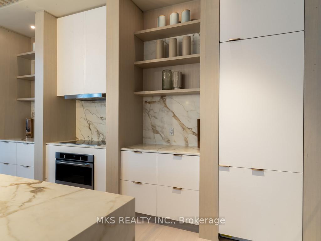 3 Bedrooms Condo at 138 Downes,  Toronto For sale