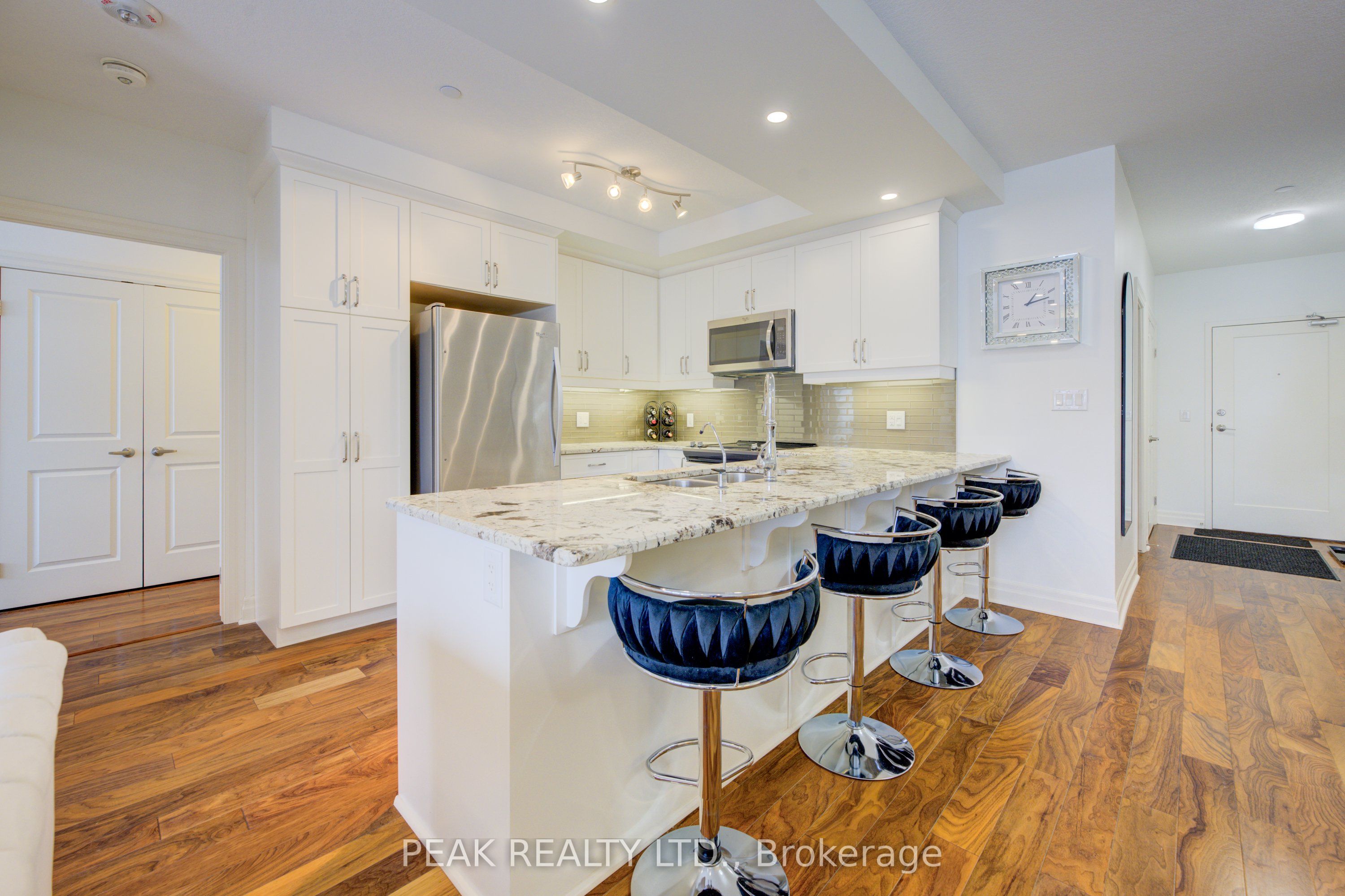255 John Street N, #213