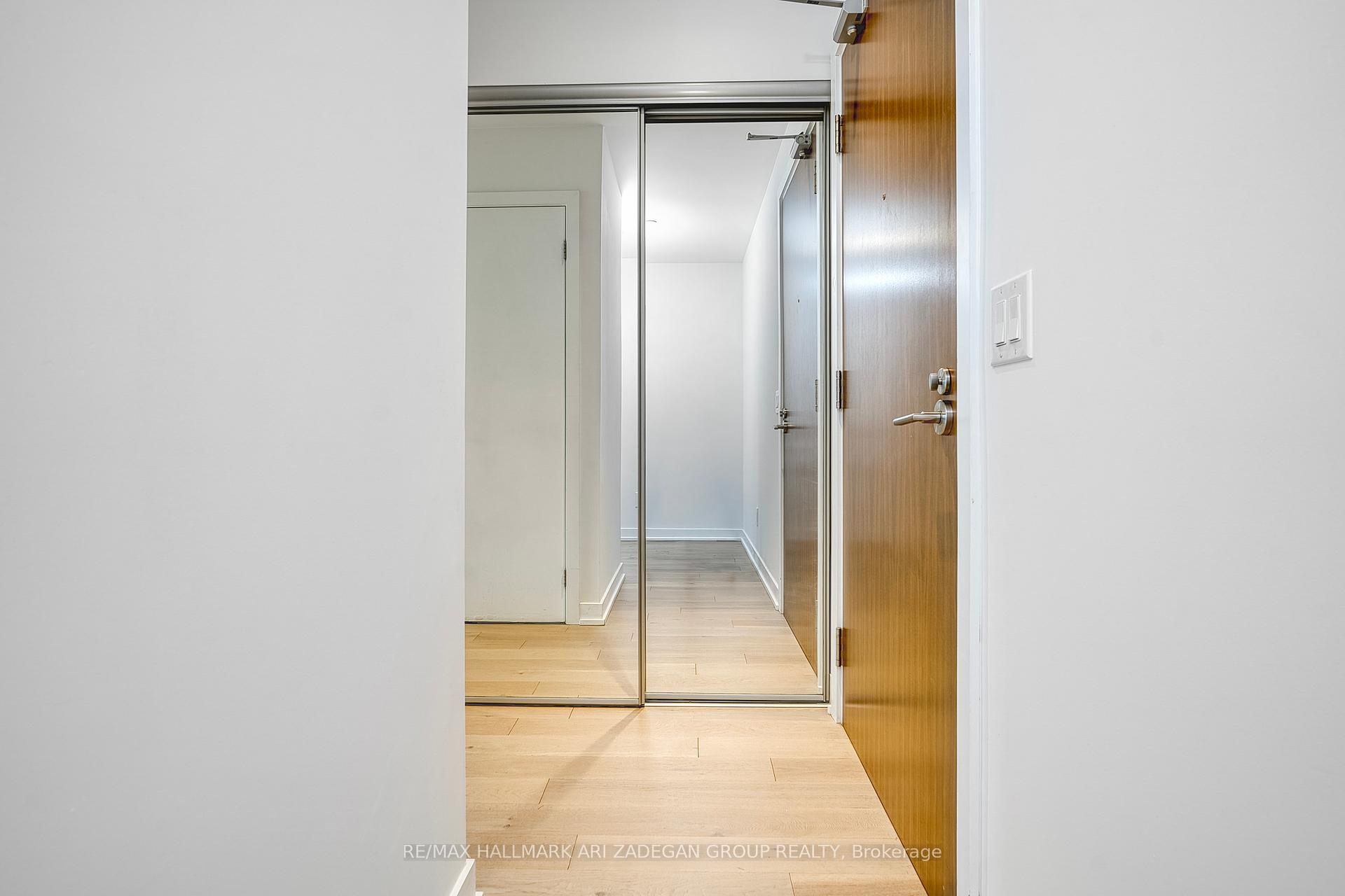 3 Bedrooms Condo at 1926 Lake Shore, Toronto For sale