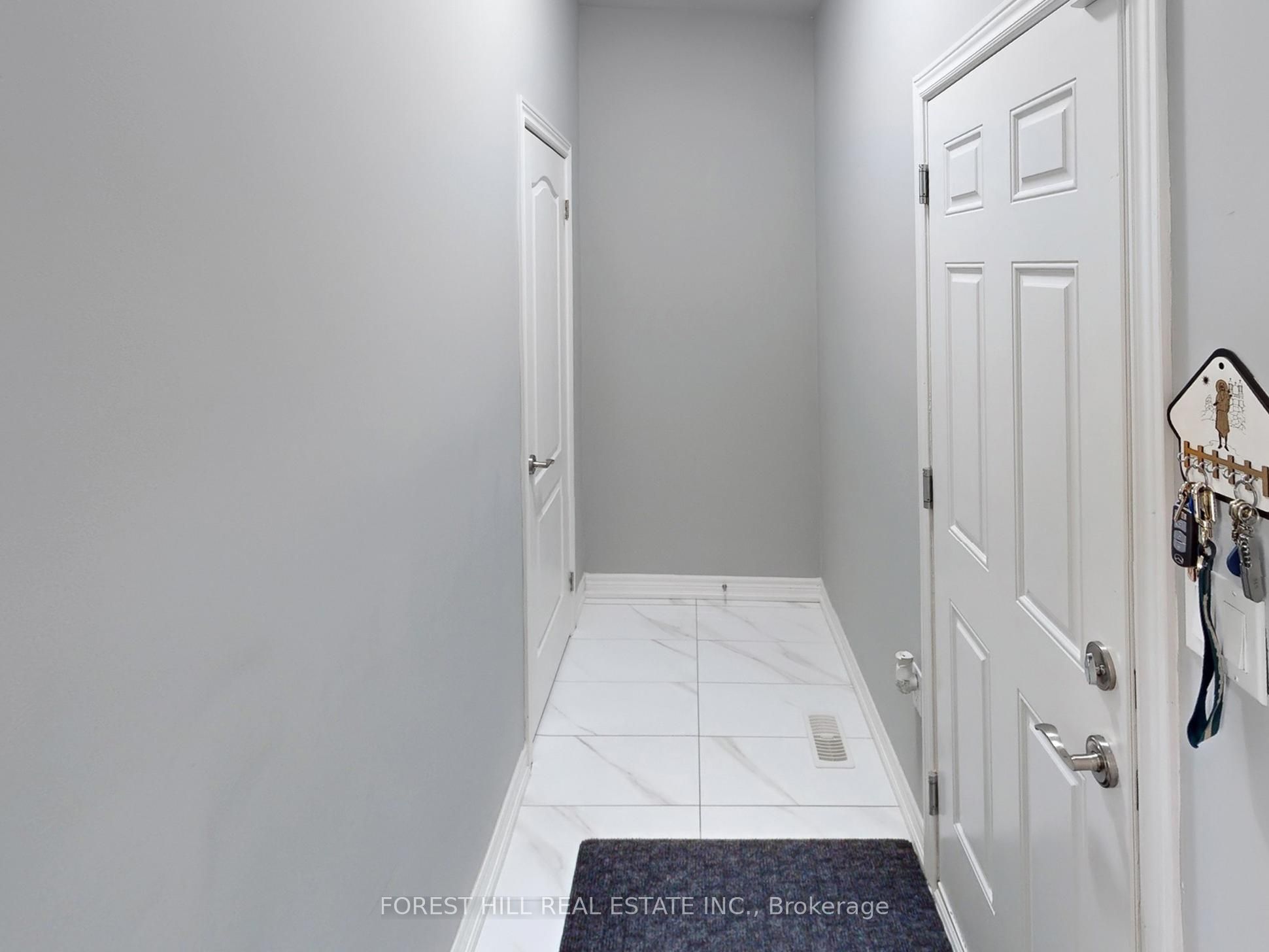 61 Robb Thompson Road, East Gwillimbury, ON L0G 1M0