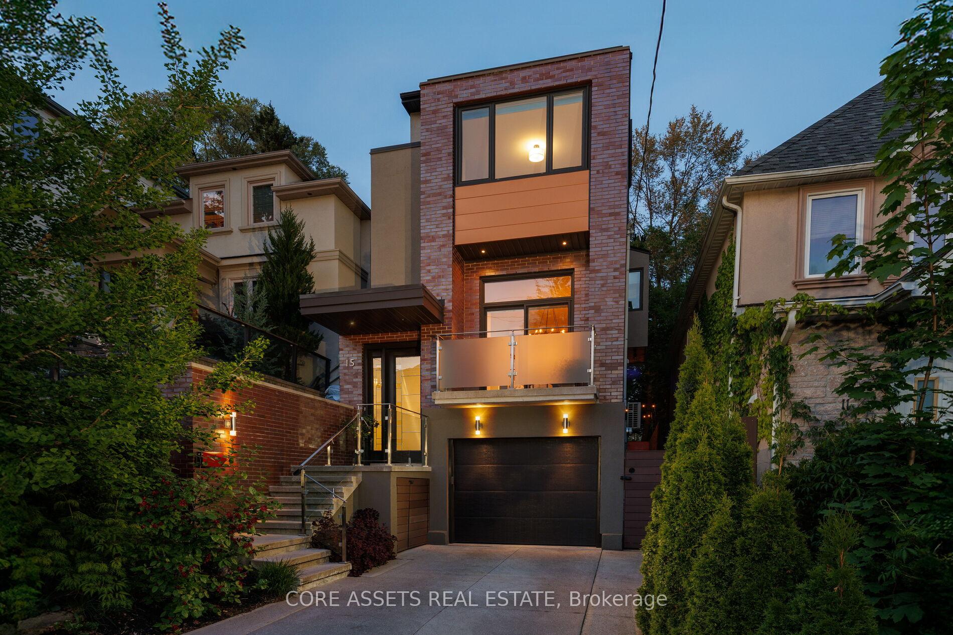 15 Beresford Avenue, Toronto, ON M6S 3A9