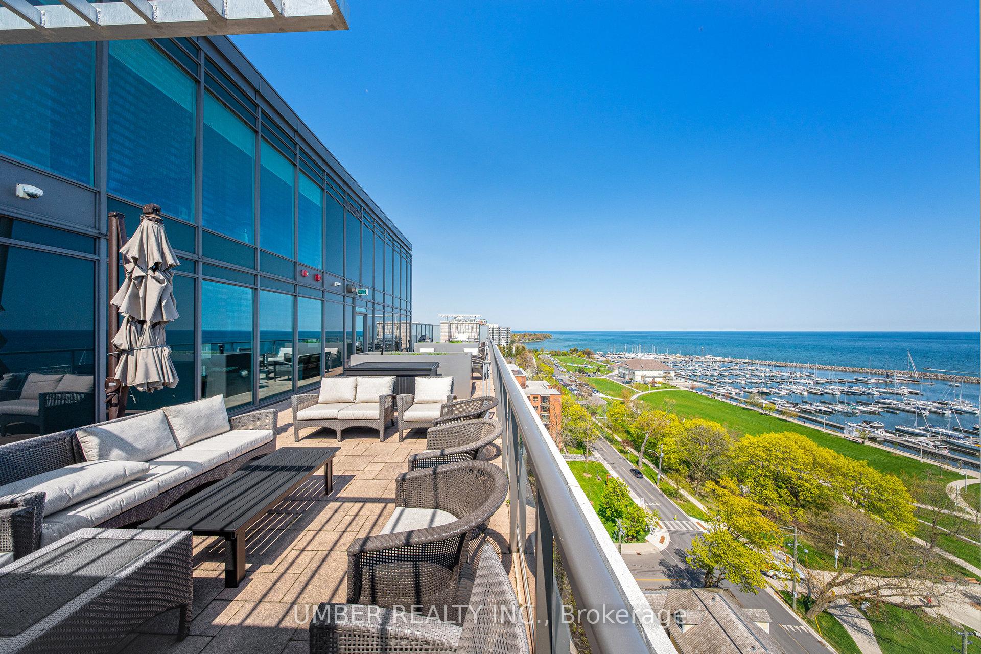 2 Bedrooms Condo at 11 Bronte, Oakville For sale