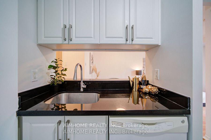1 Bedroom Condo at 1055 Bay, Toronto For sale