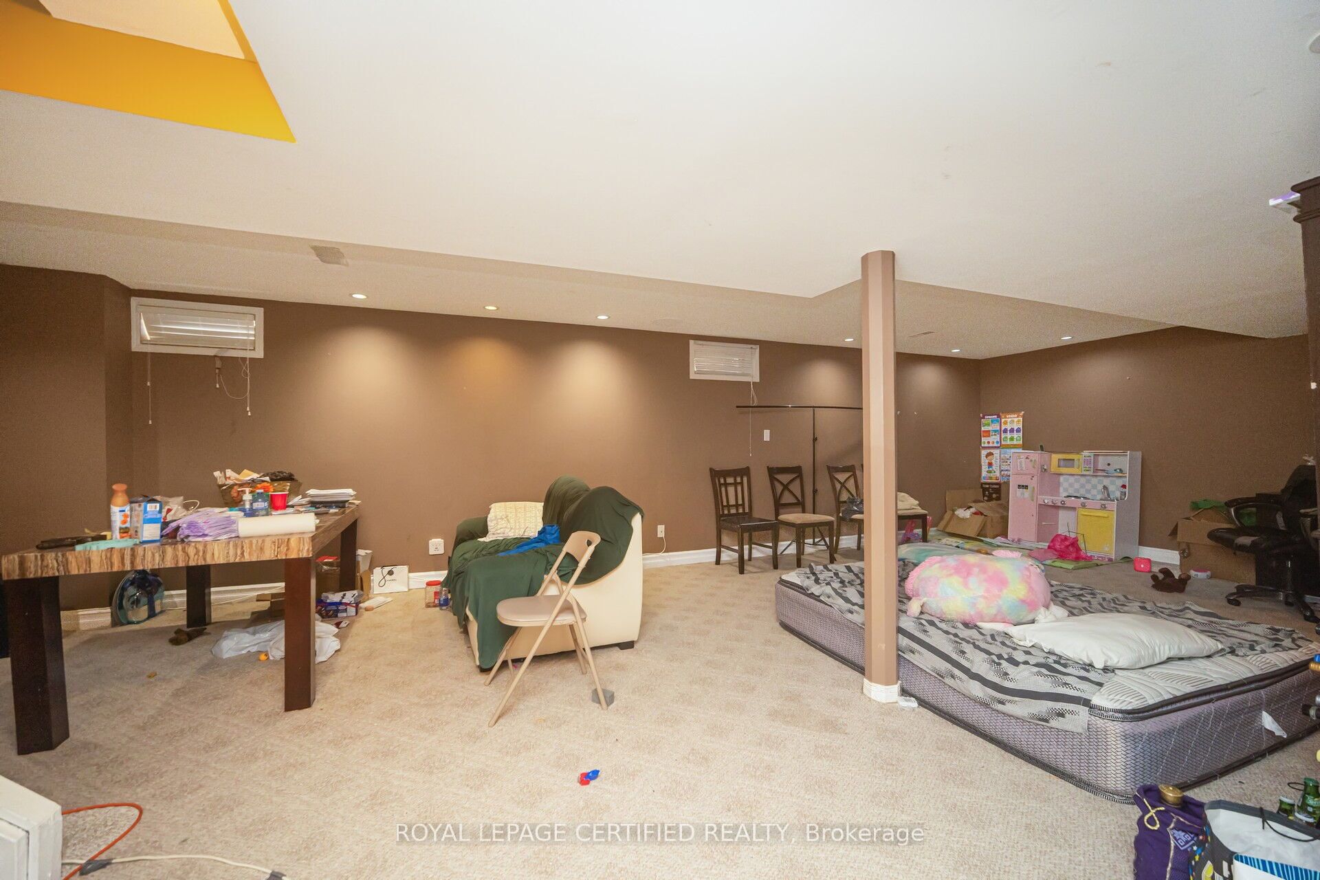 12 Sunnybrook Crescent