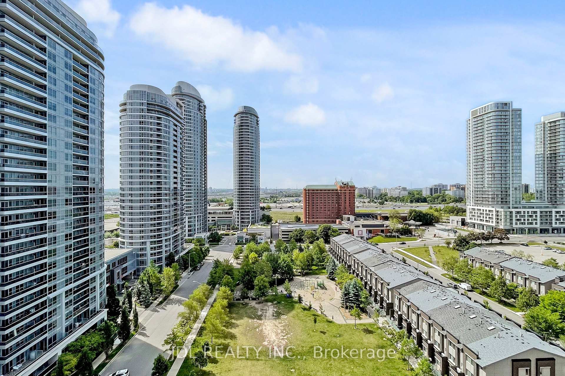 2 Bedrooms Condo at 255 Village Green, Toronto For sale