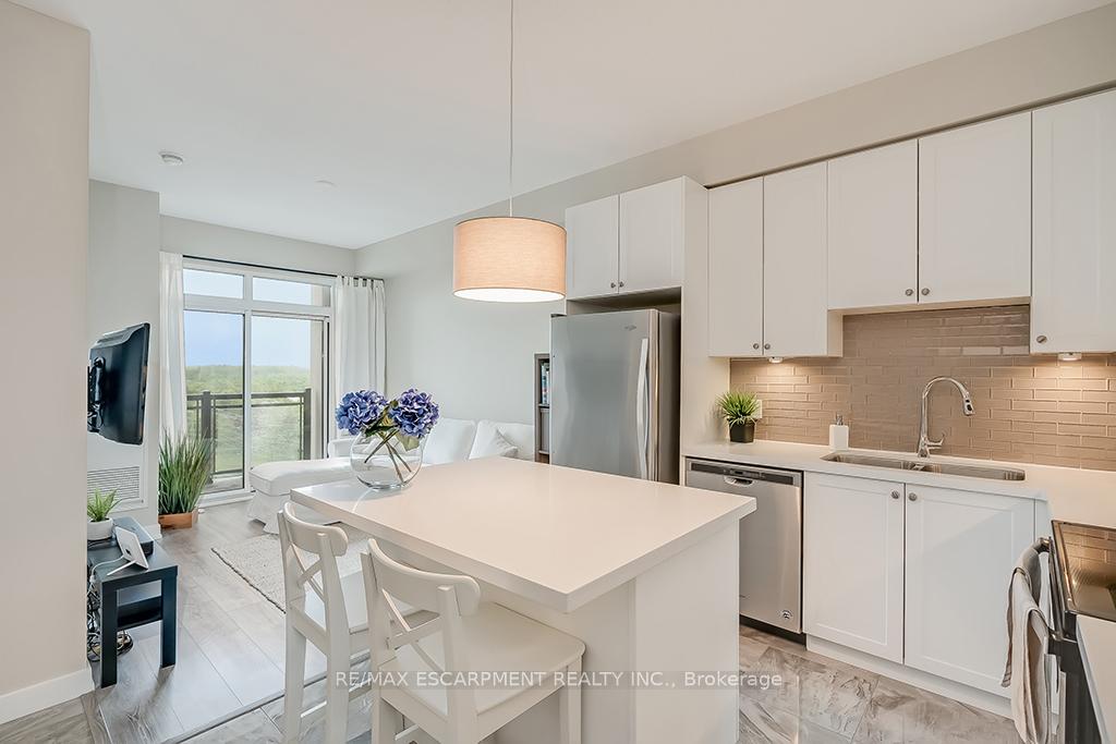 1 Bedroom Condo at 2486 Old Bronte, Oakville For sale