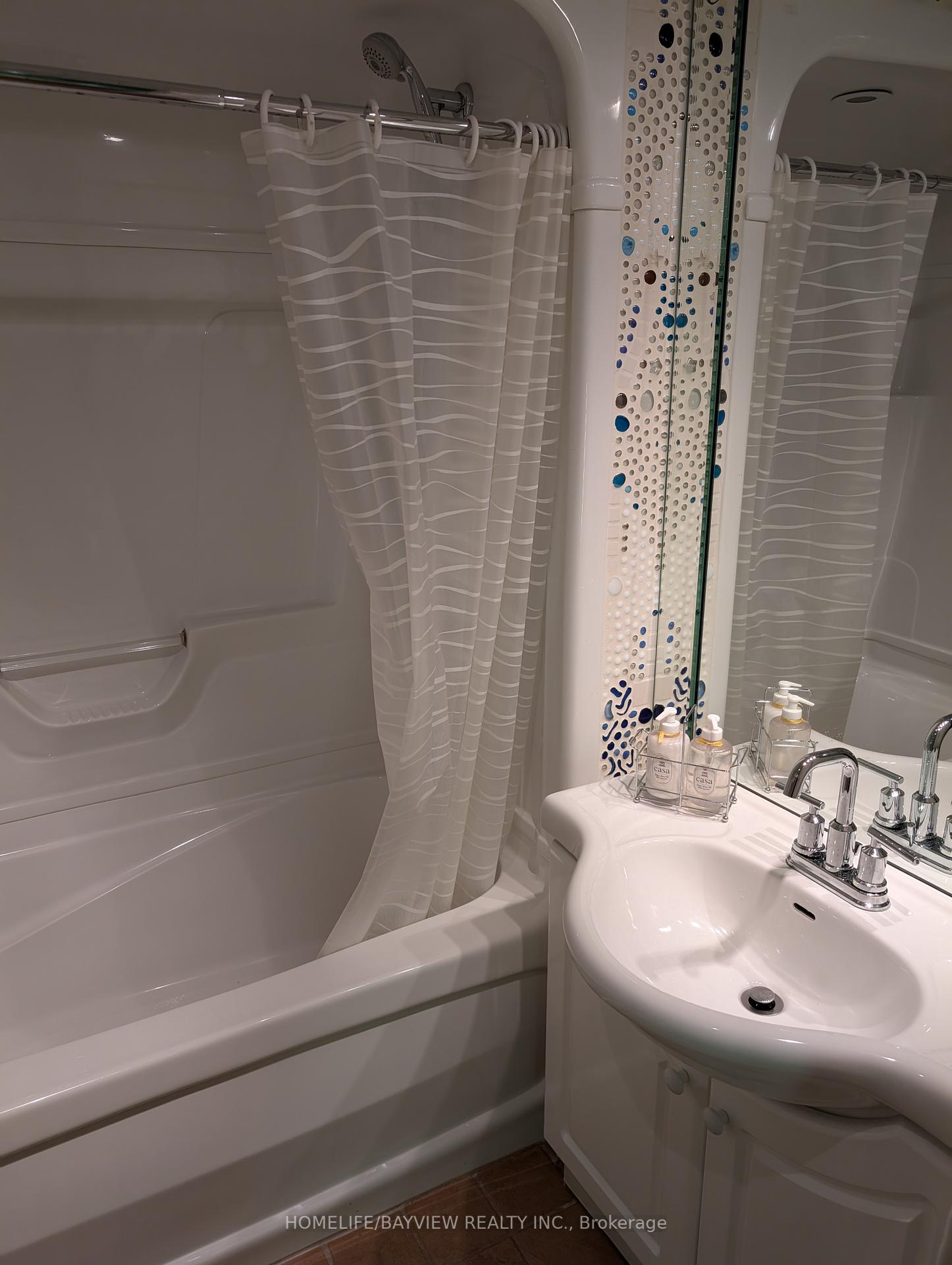 3 Bedrooms Condo at 18 Oaken Gate,  Toronto For sale