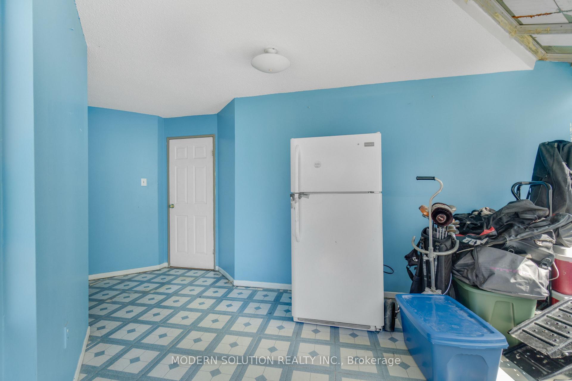 3 Bedrooms Condo at 5580 Sheppard, Toronto For sale