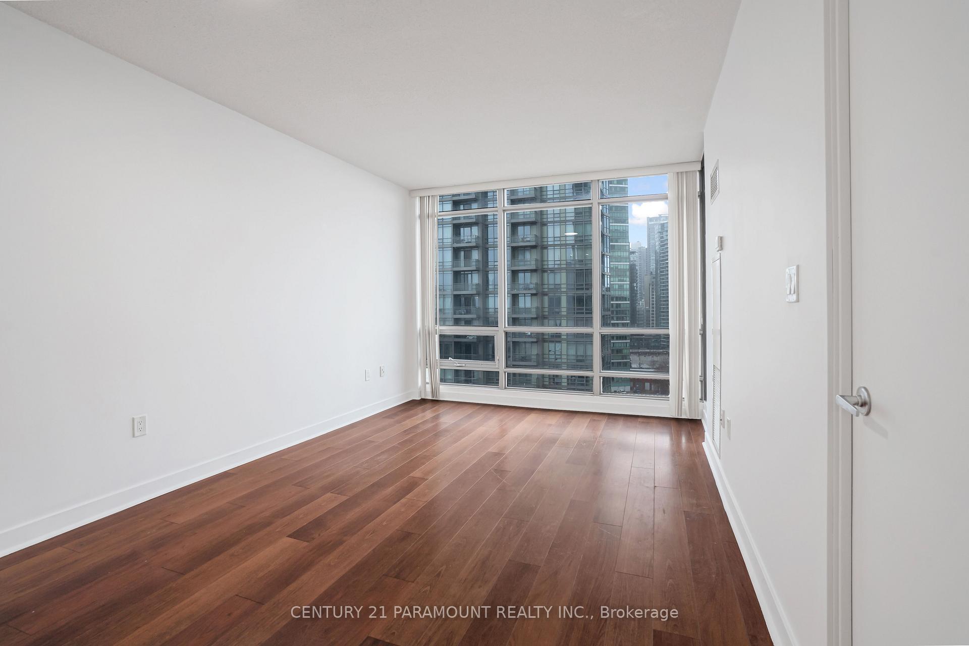 1 Bedroom Condo at 5 Mariner,  Toronto For sale