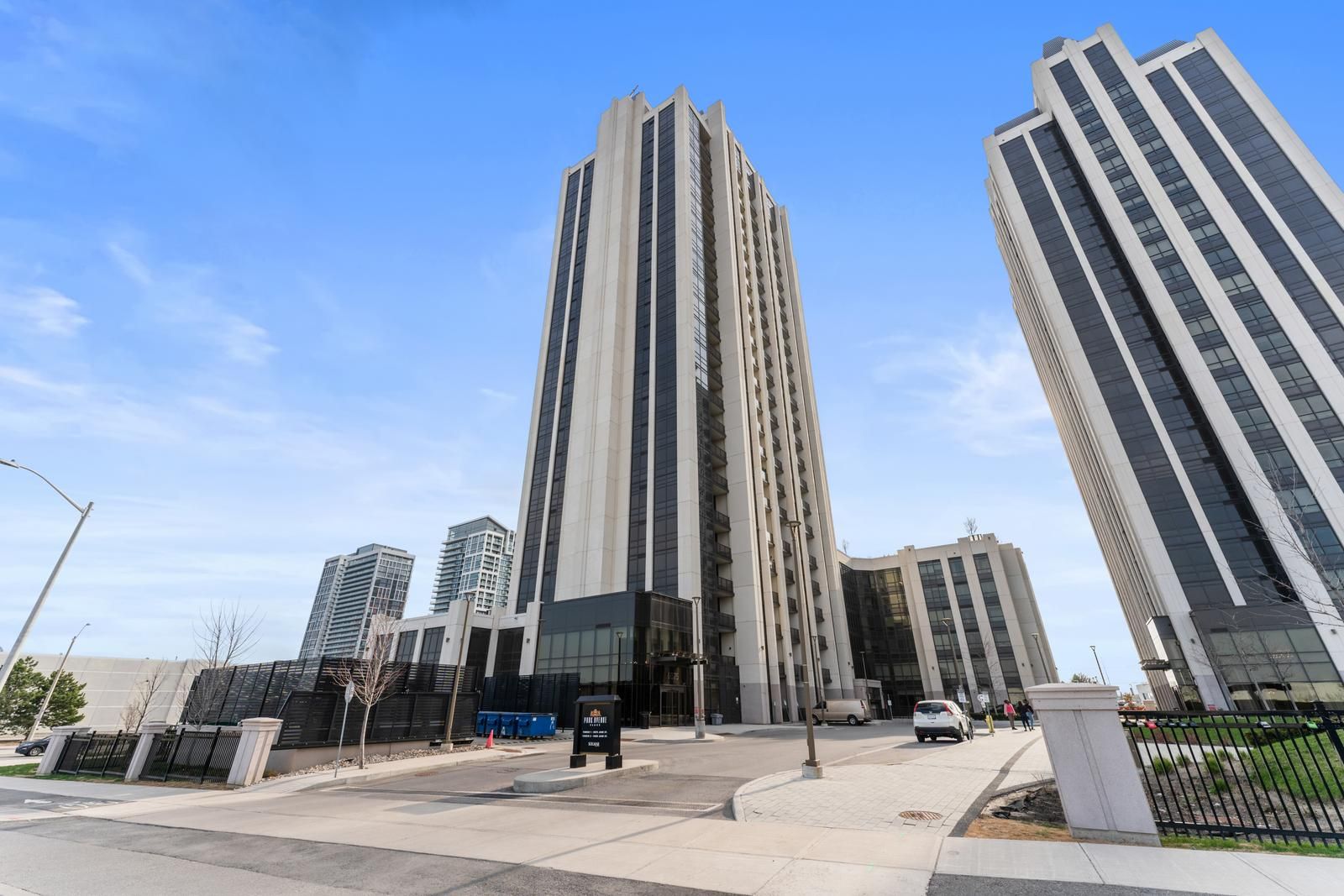 9075 Jane Street 1010