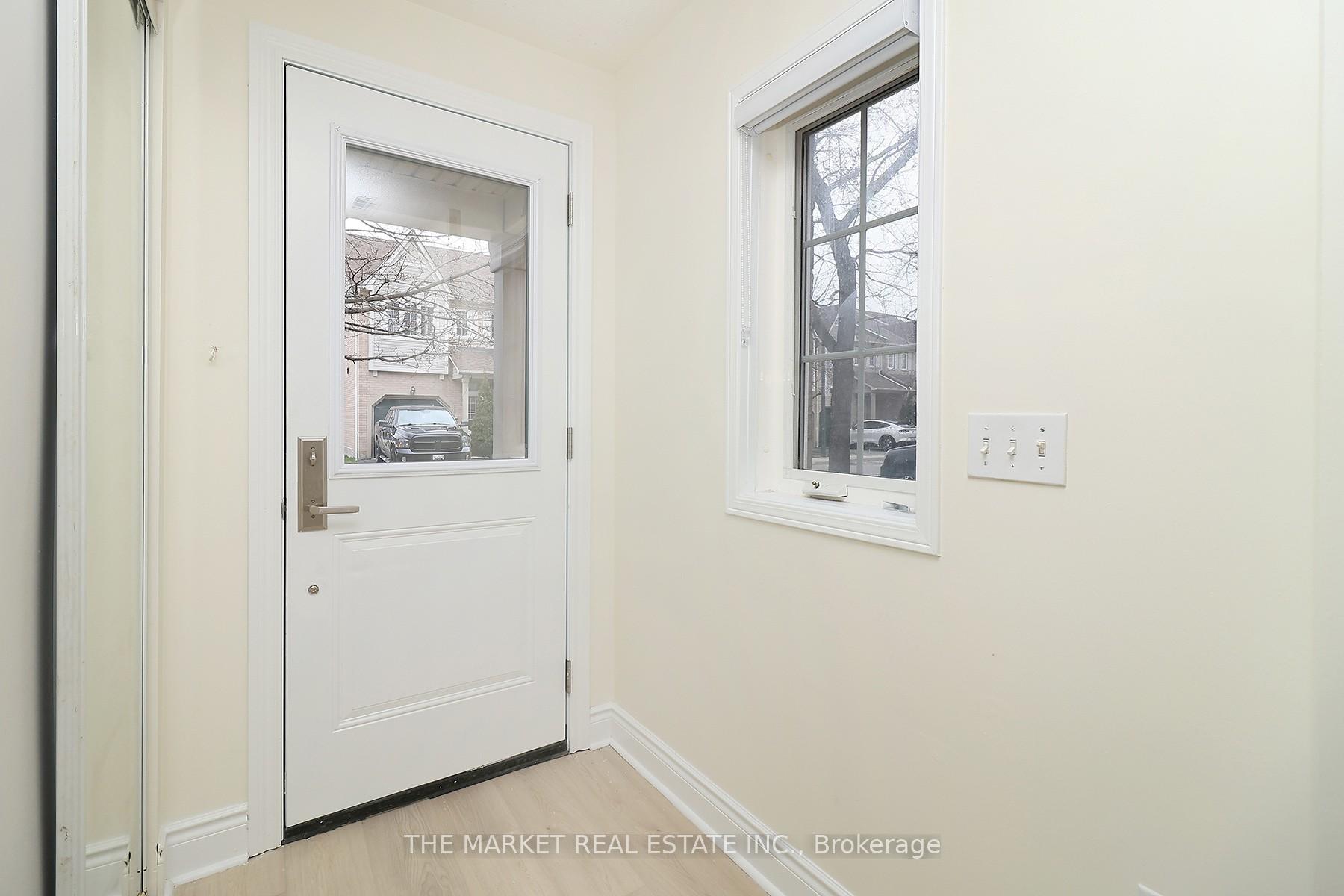 3 Bedrooms Condo at 7190 Atwood, Mississauga For sale