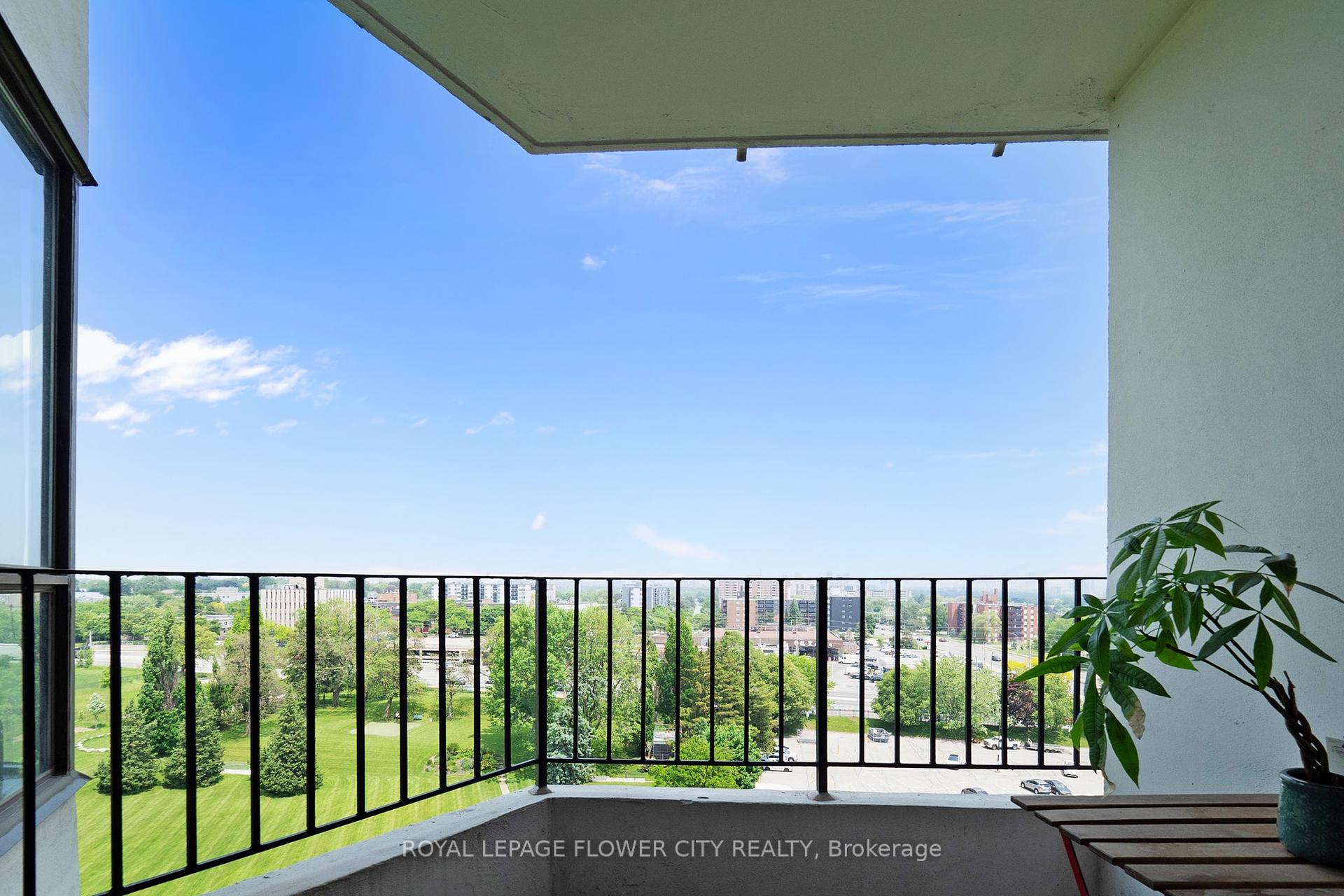 1 Bedroom Condo at 1333 Bloor, Mississauga For sale