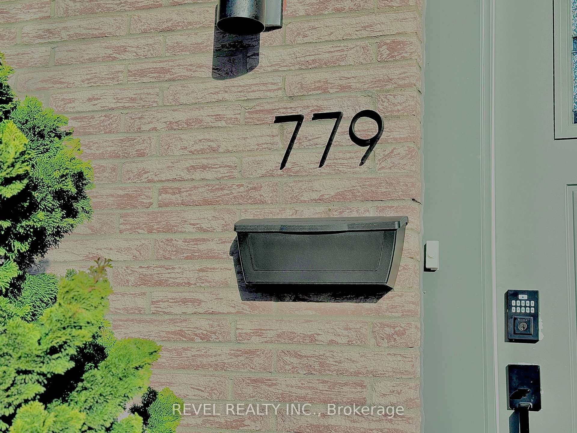 779 Monsarrat Avenue, London East, ON N5Y 4Y3