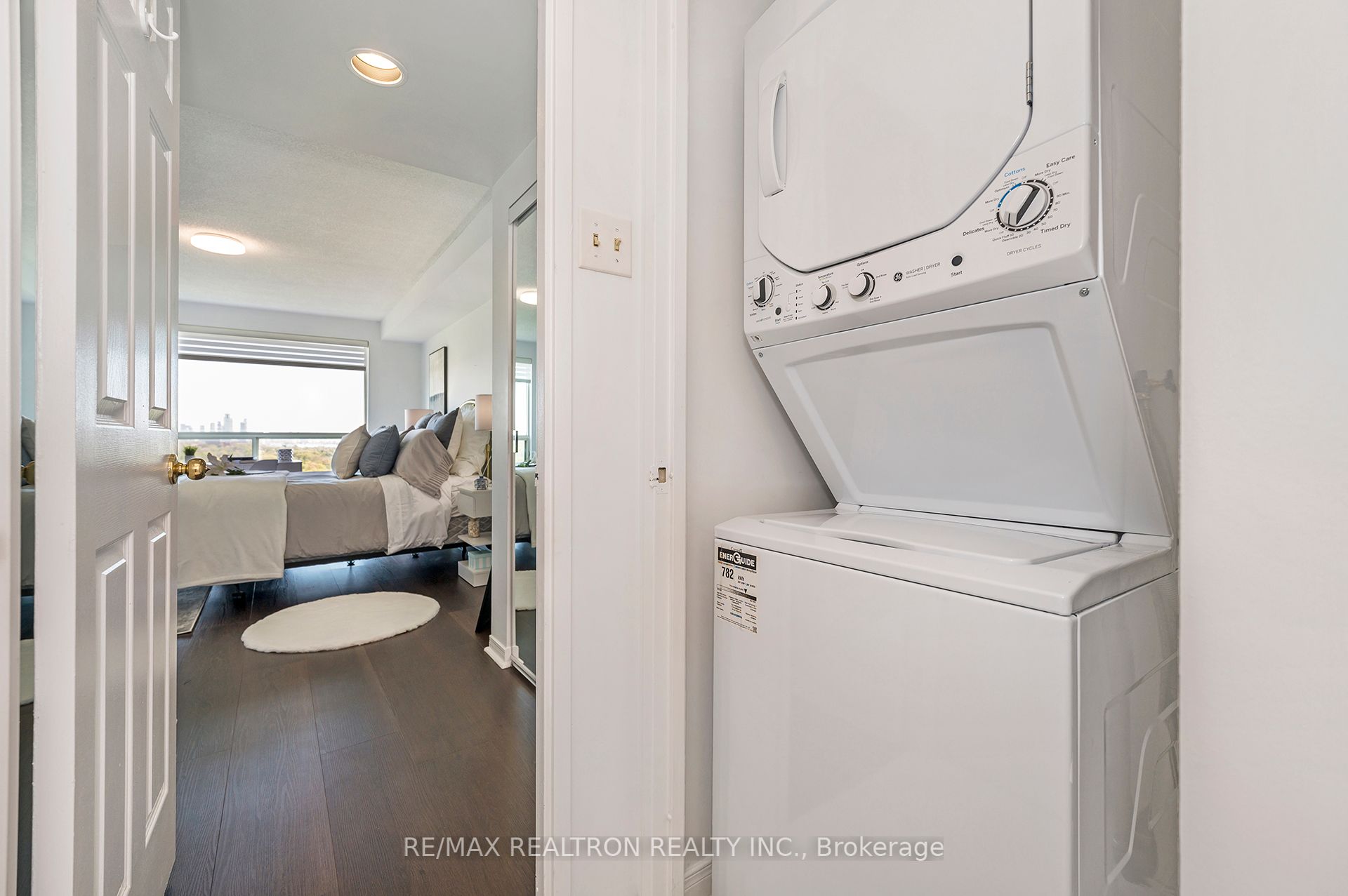 2155 Burnhamthorpe Road W, #1301