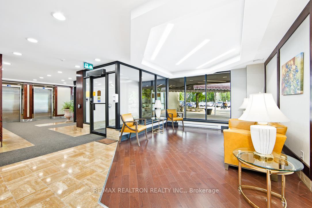4 Bedrooms Condo at 25 Bamburgh, Toronto For sale