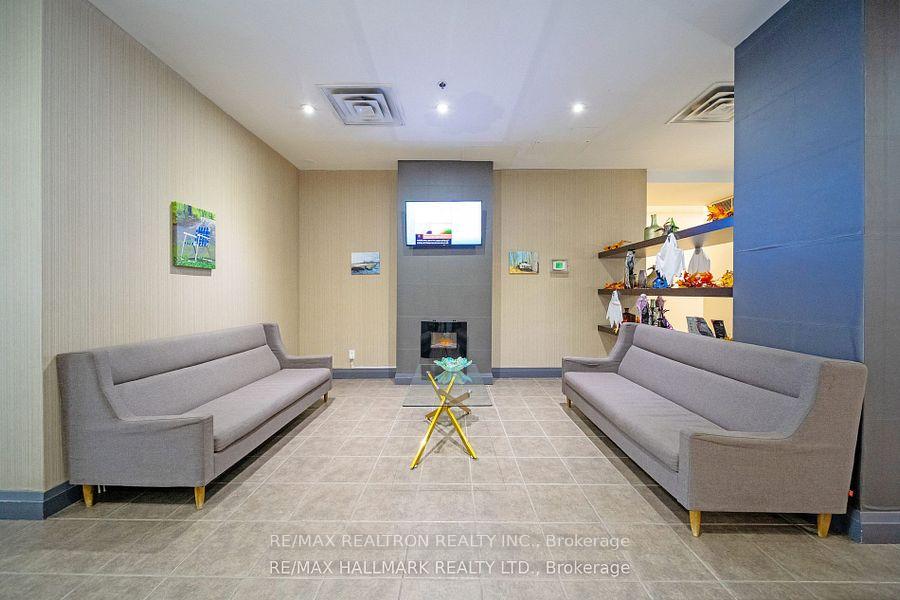 2 Bedrooms Condo at 225 Wellesley, Toronto For sale