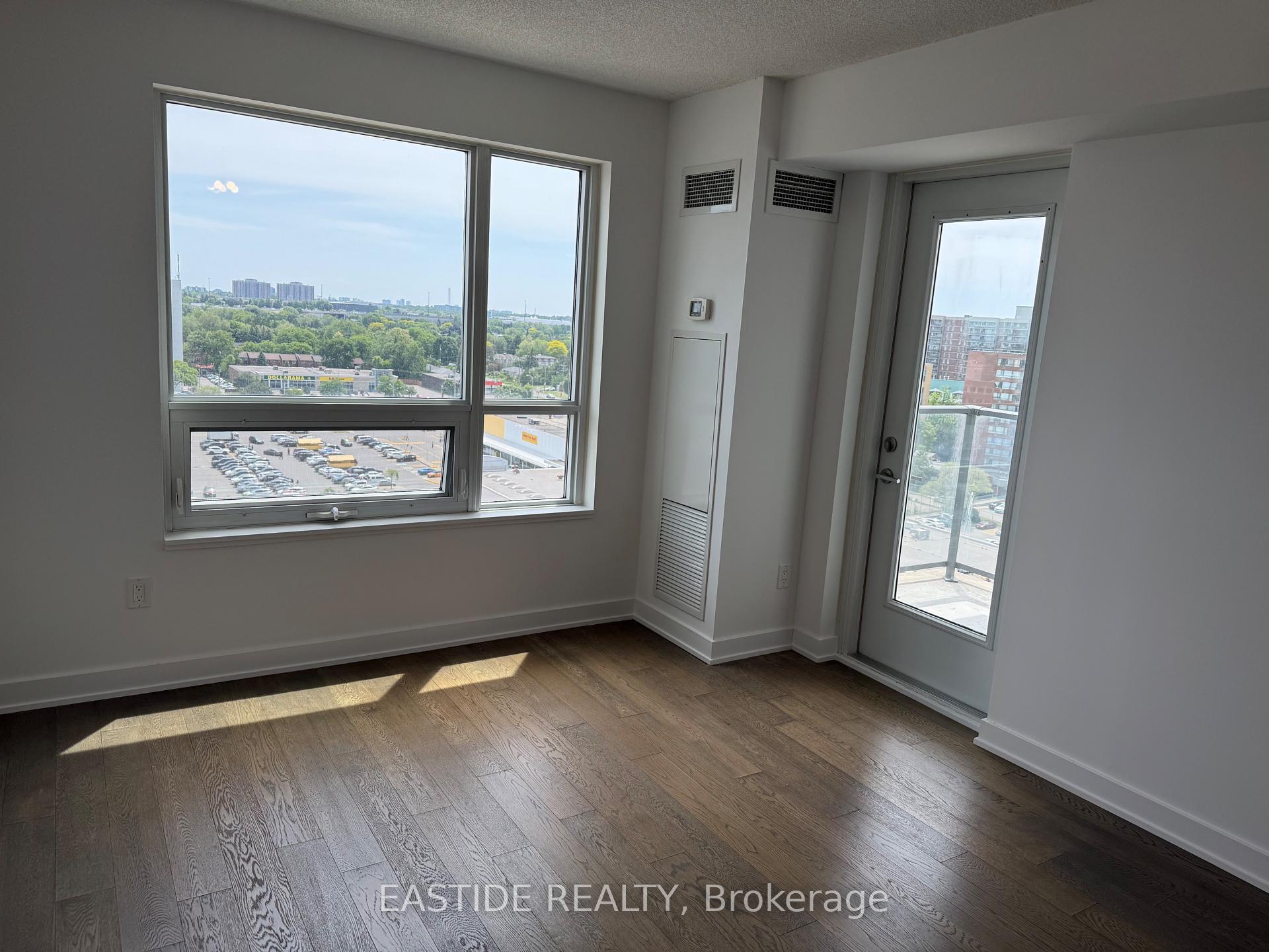 3 Bedrooms Condo at 185 Bonis, Toronto For sale