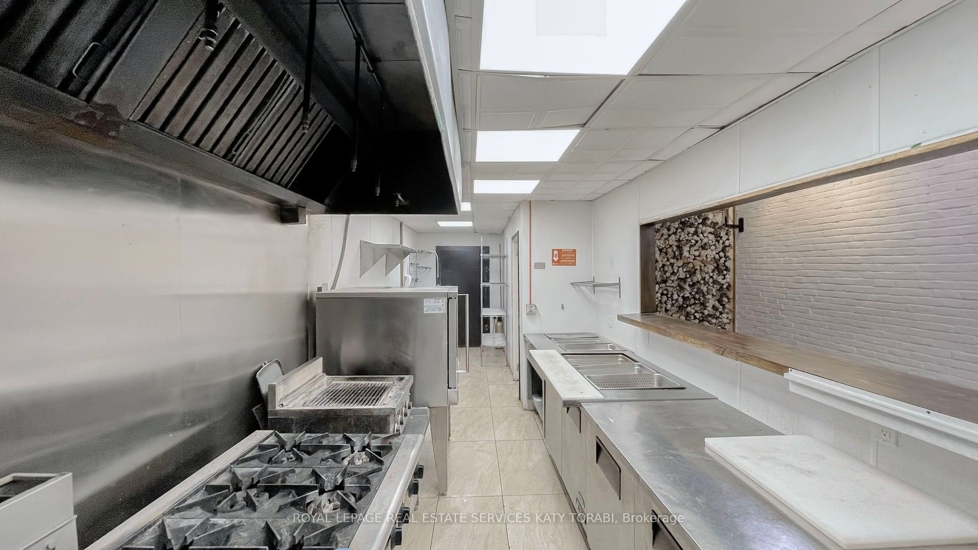 566 Queen Street W