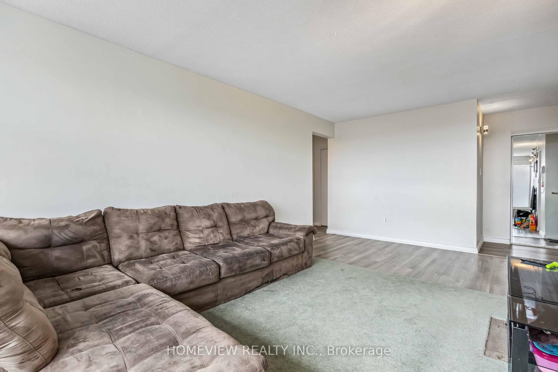 2 Bedrooms Condo at 715 DON MILLS,  Toronto For sale