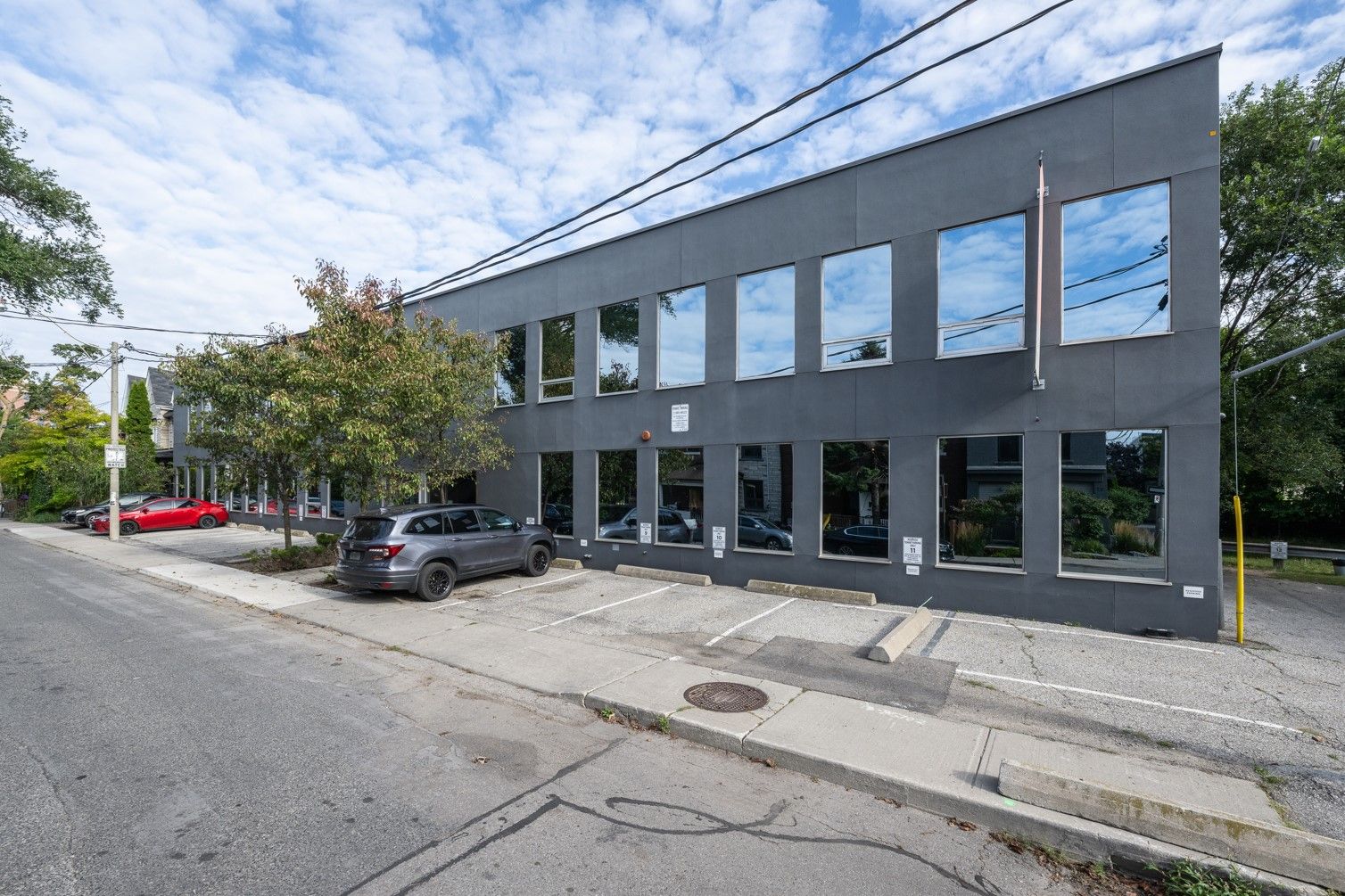 18 Hook Avenue Unit# 100 Toronto W02 Ontario M6P 1T4