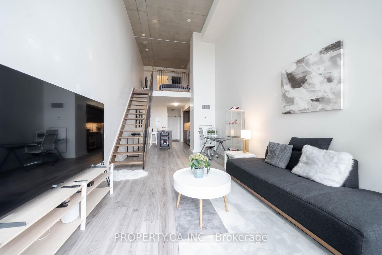 2 Bedrooms Condo at 5 Hanna, Toronto For sale