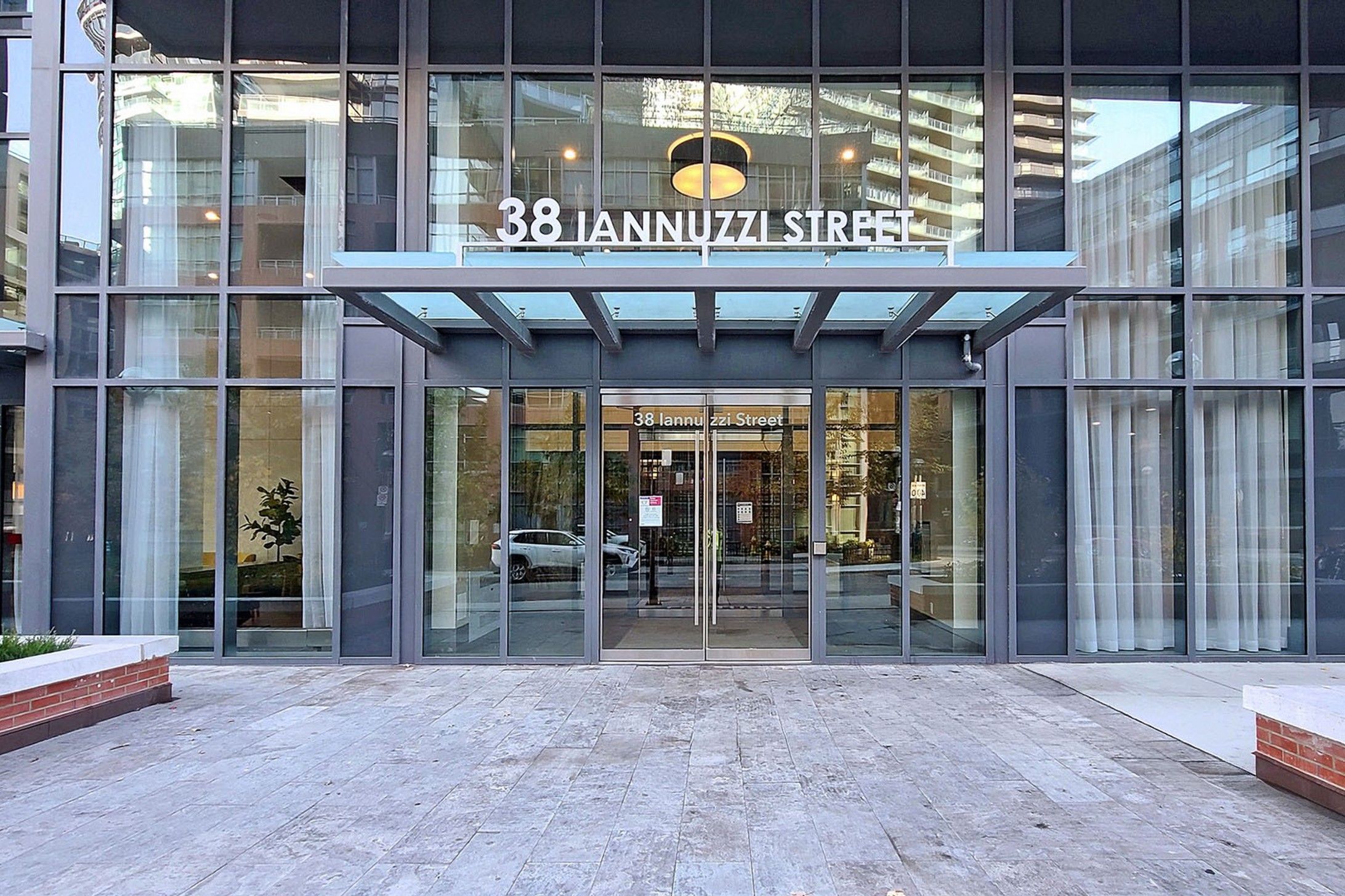 38 Iannuzzi Street 721