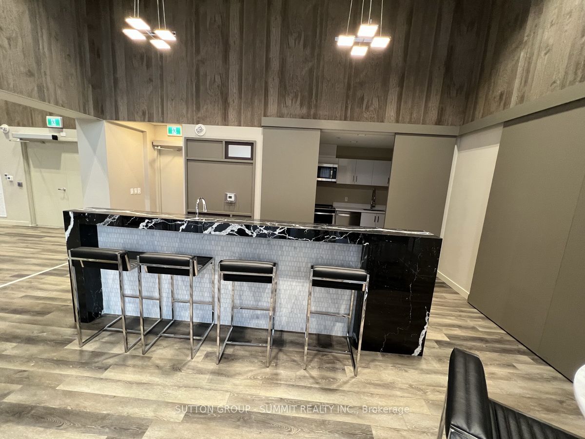 85 ONEIDA Crescent, #401