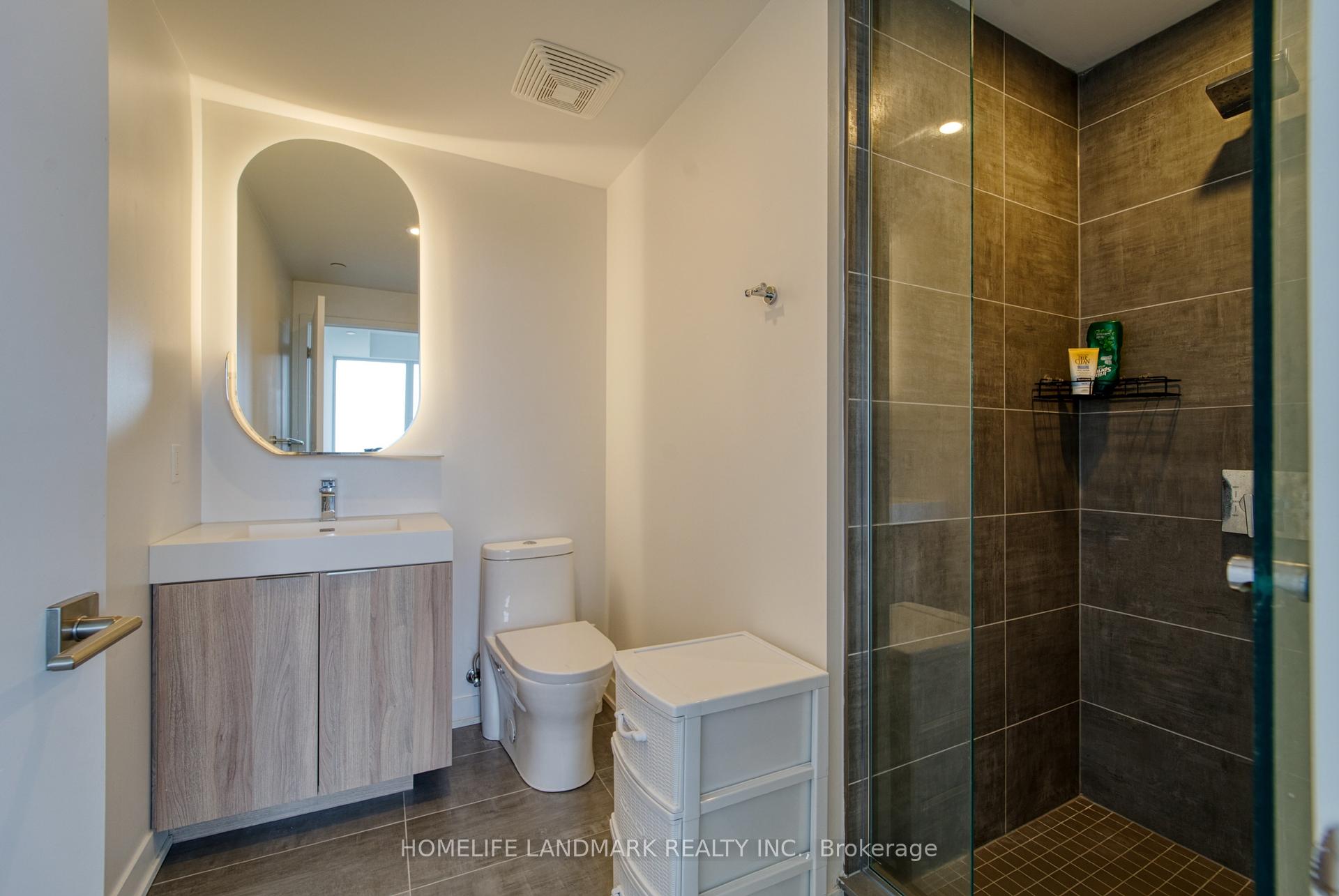 2 Bedrooms Condo at 15 HOLMES,  Toronto For sale