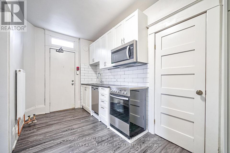 1074 St. Clair Avenue W 3
