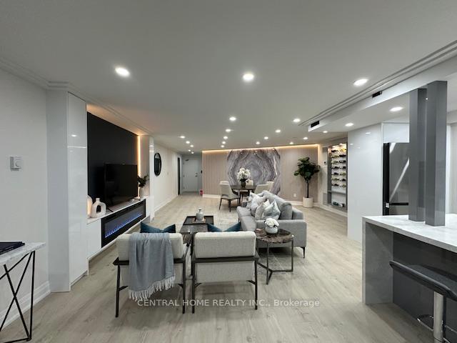 2 Bedrooms Condo at 85 Skymark,  Toronto For sale