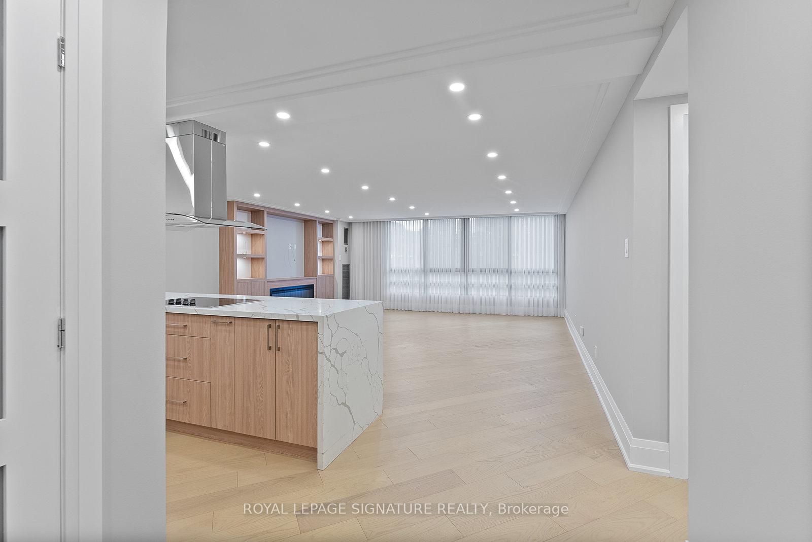 2 Bedrooms Condo at 77 Carlton,  Toronto For sale
