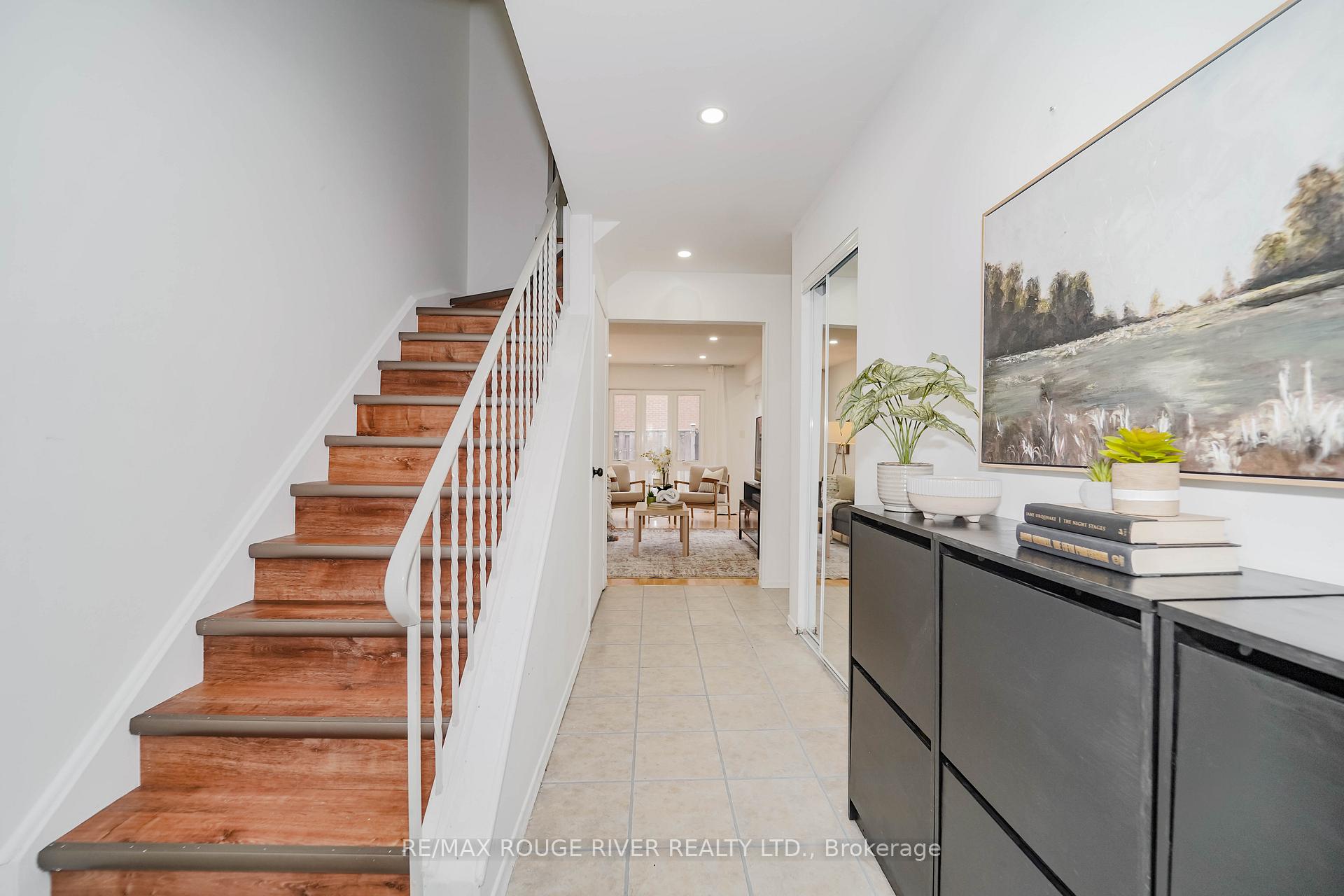 3 Bedrooms Condo at 100 Bridletowne, Toronto For sale