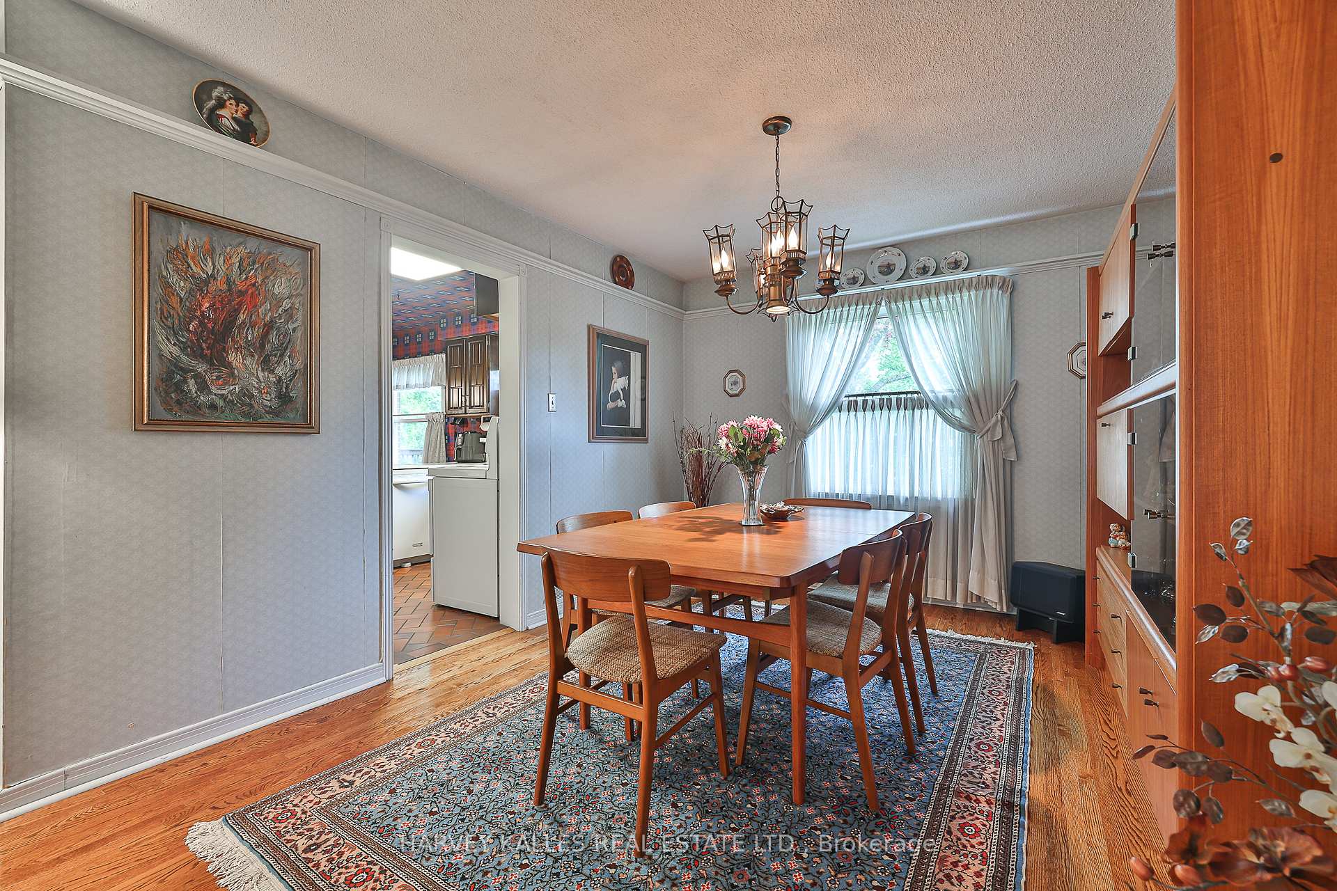 28 Waggoners Wells Lane