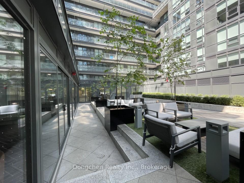 2 Bedrooms Condo at 955 Bay,  Toronto For sale