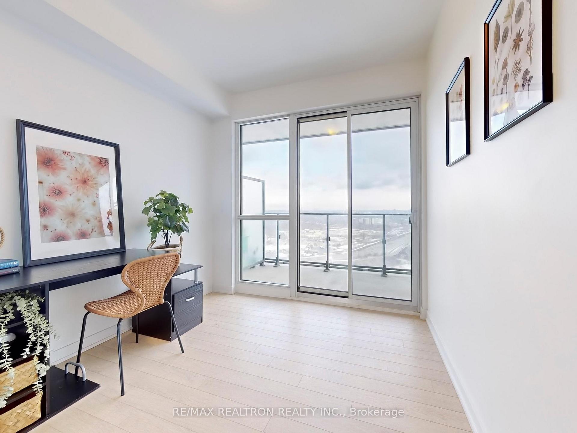 3 Bedrooms Condo at 10 Park Lawn, Toronto For sale