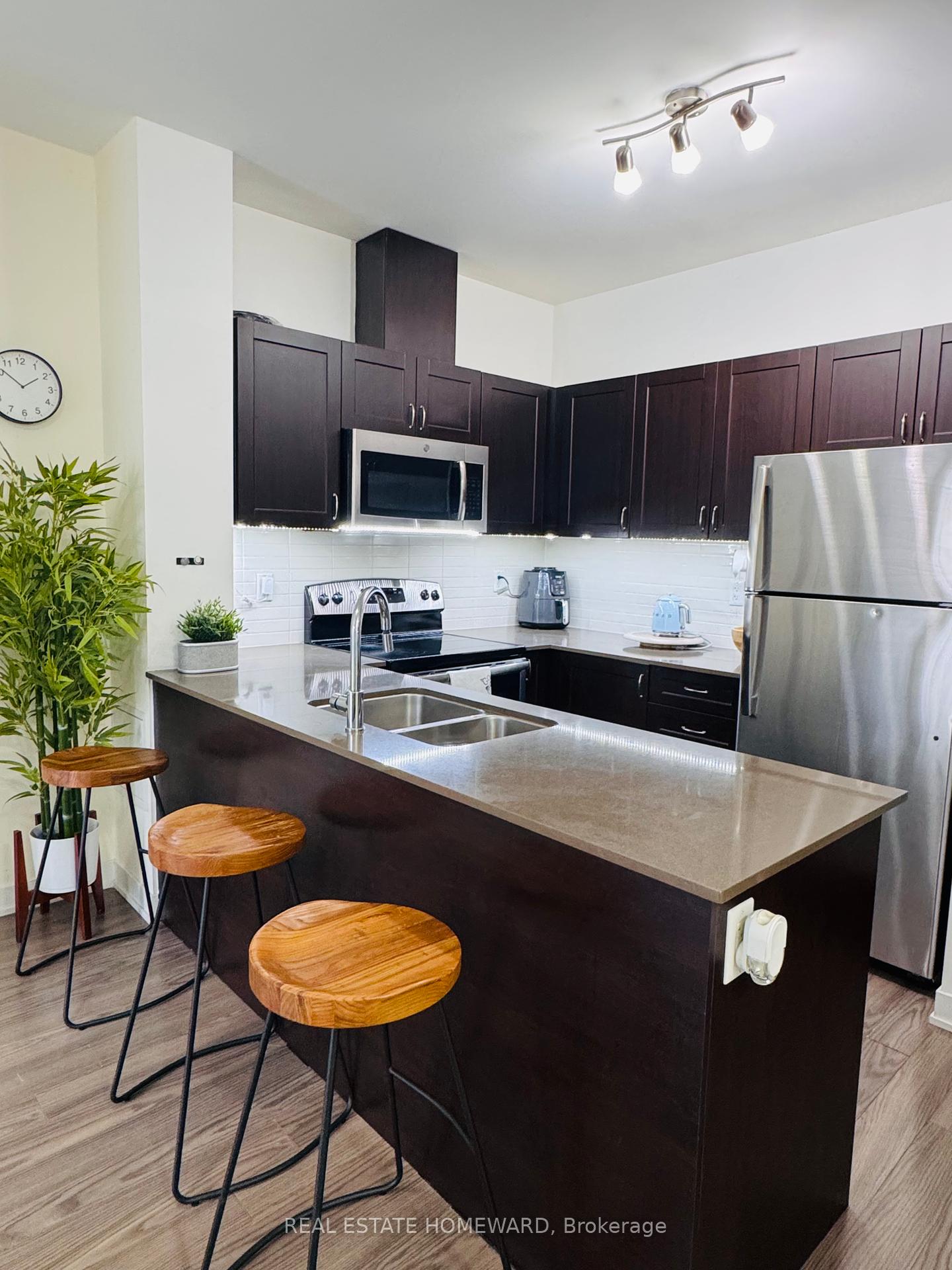 2 Bedrooms Condo at 3560 St Clair Ave, Toronto For sale