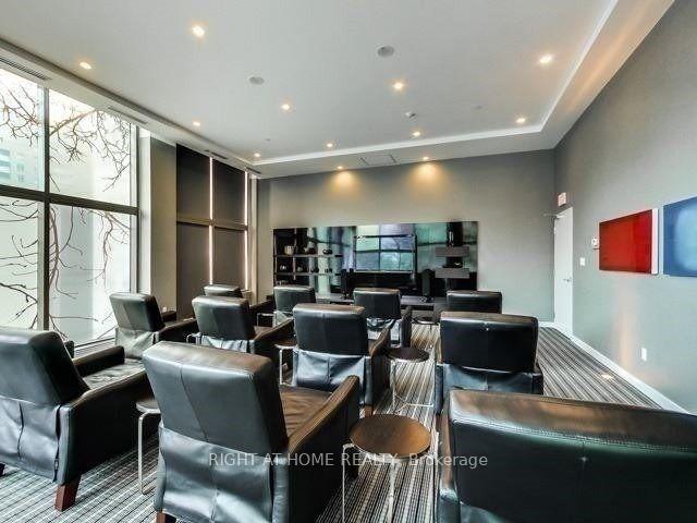 2 Bedrooms Condo at 38 Grenville,  Toronto For sale
