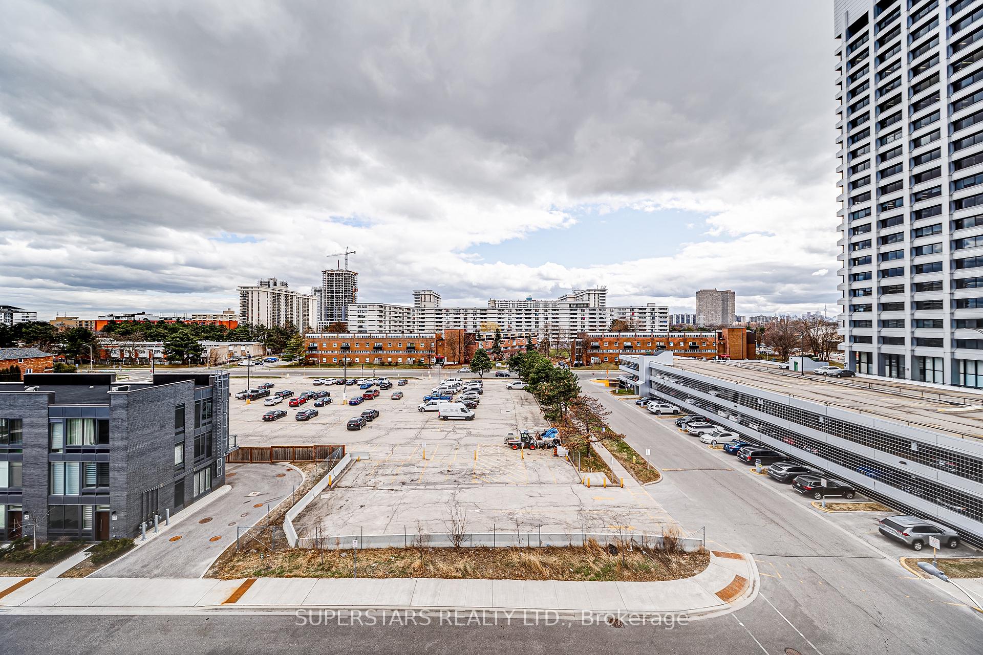 Condo at 2 Sonic,  Toronto For sale